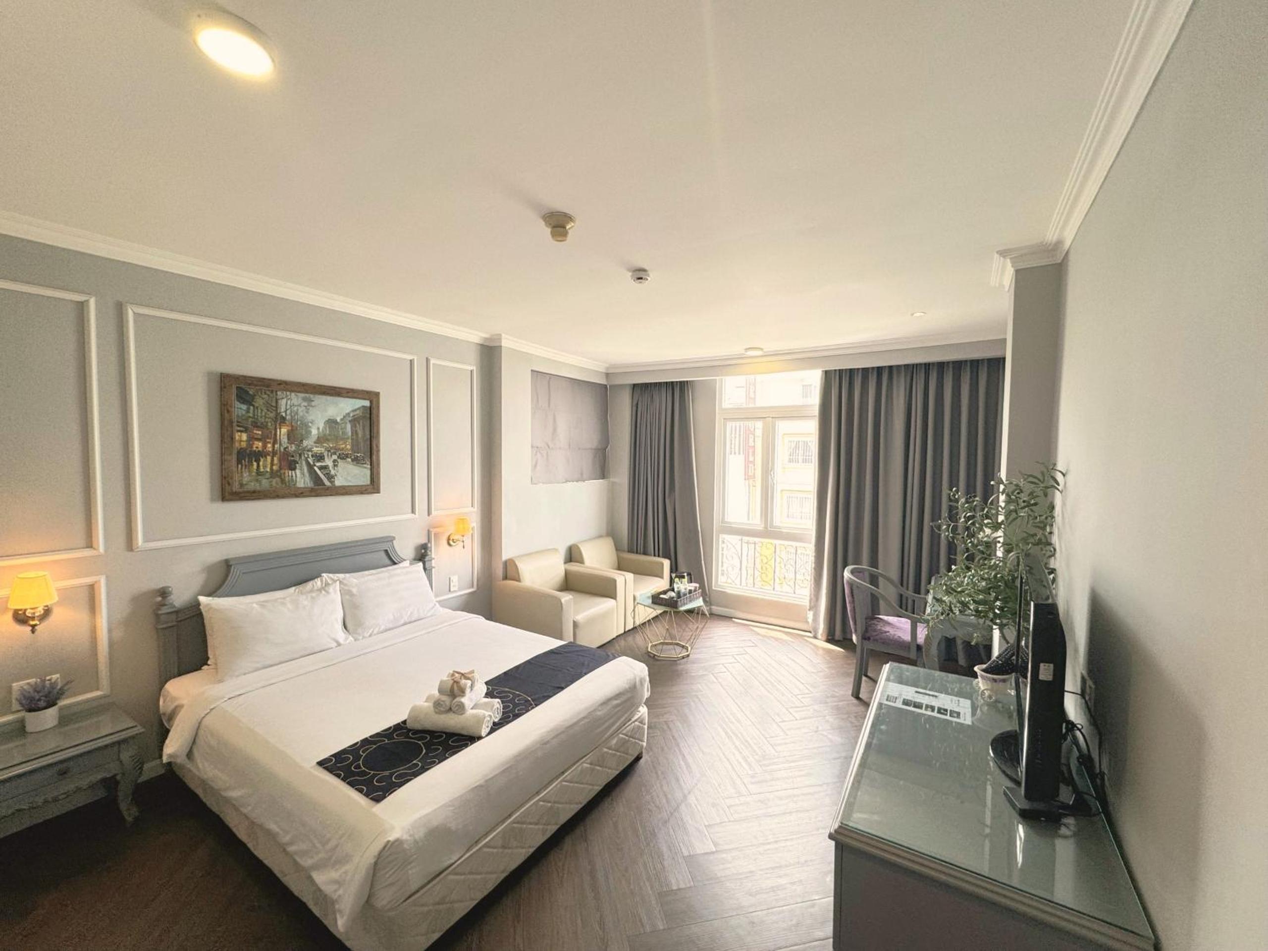 Suite - Photo 2
