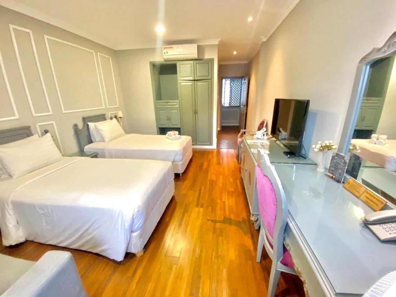 Twin Room - Photo 2