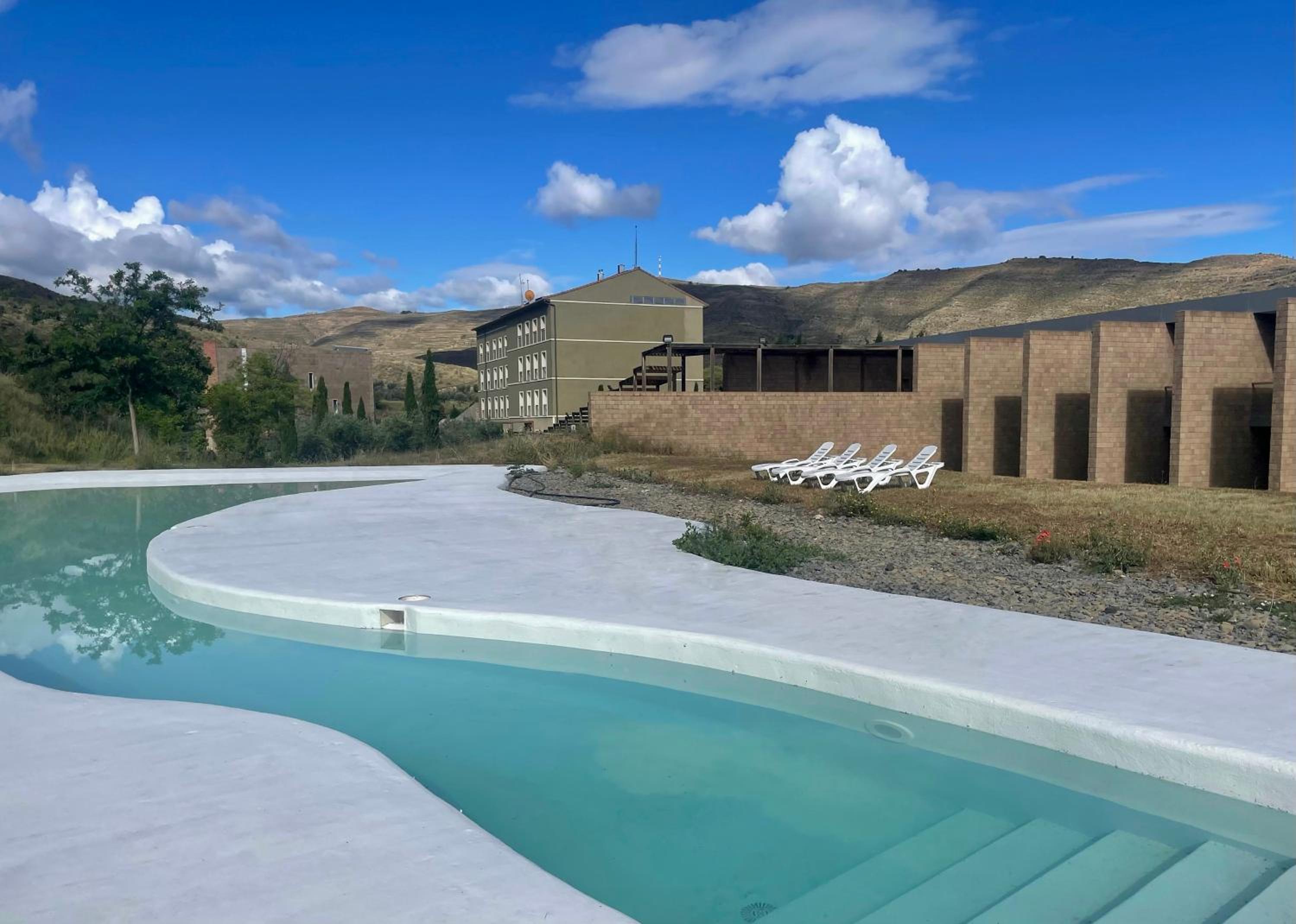 Double Room with Pool View photo 3