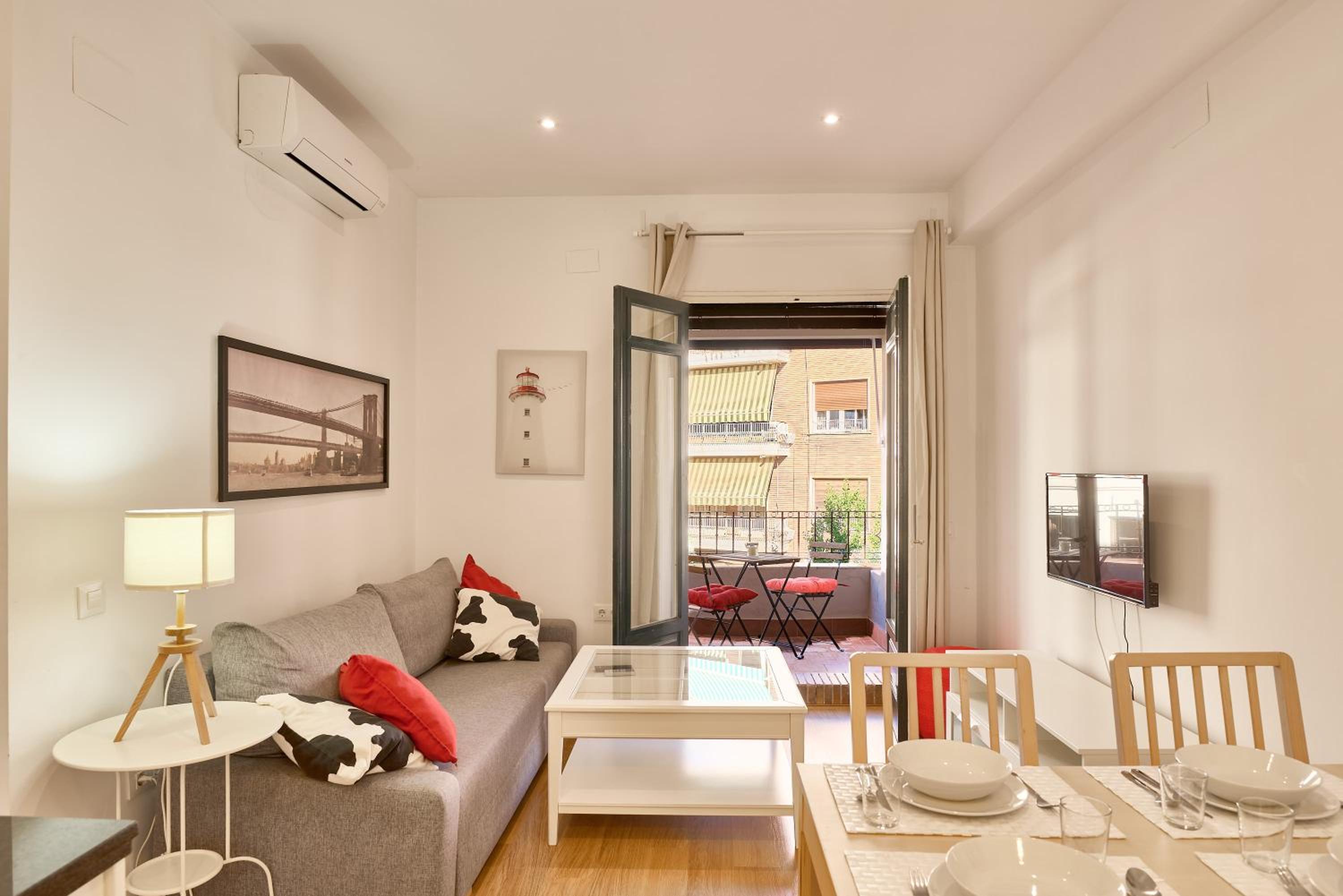 Apartamento de un dormitorio superior con balcón