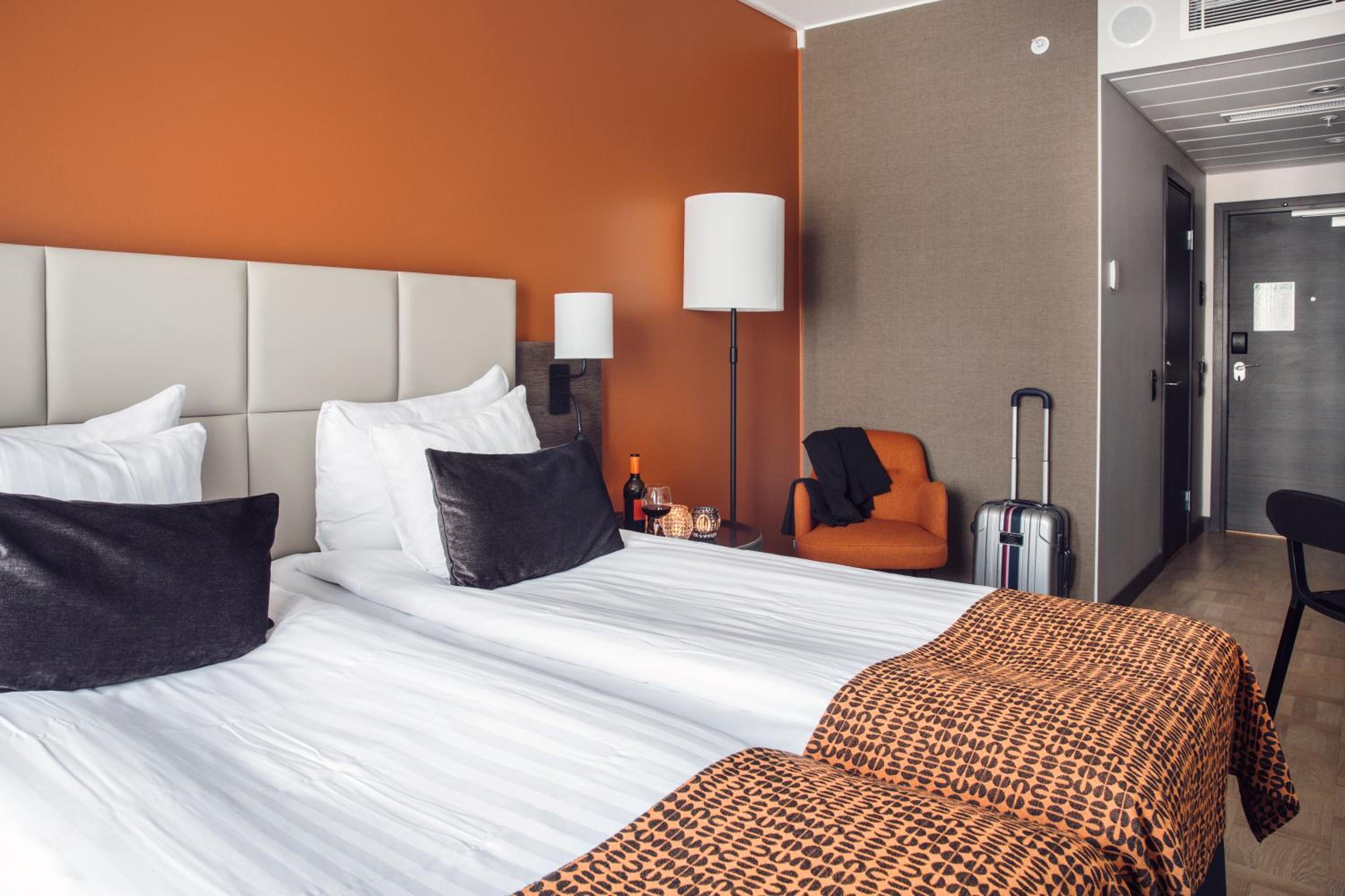 Standard Twin Room - Photo 2