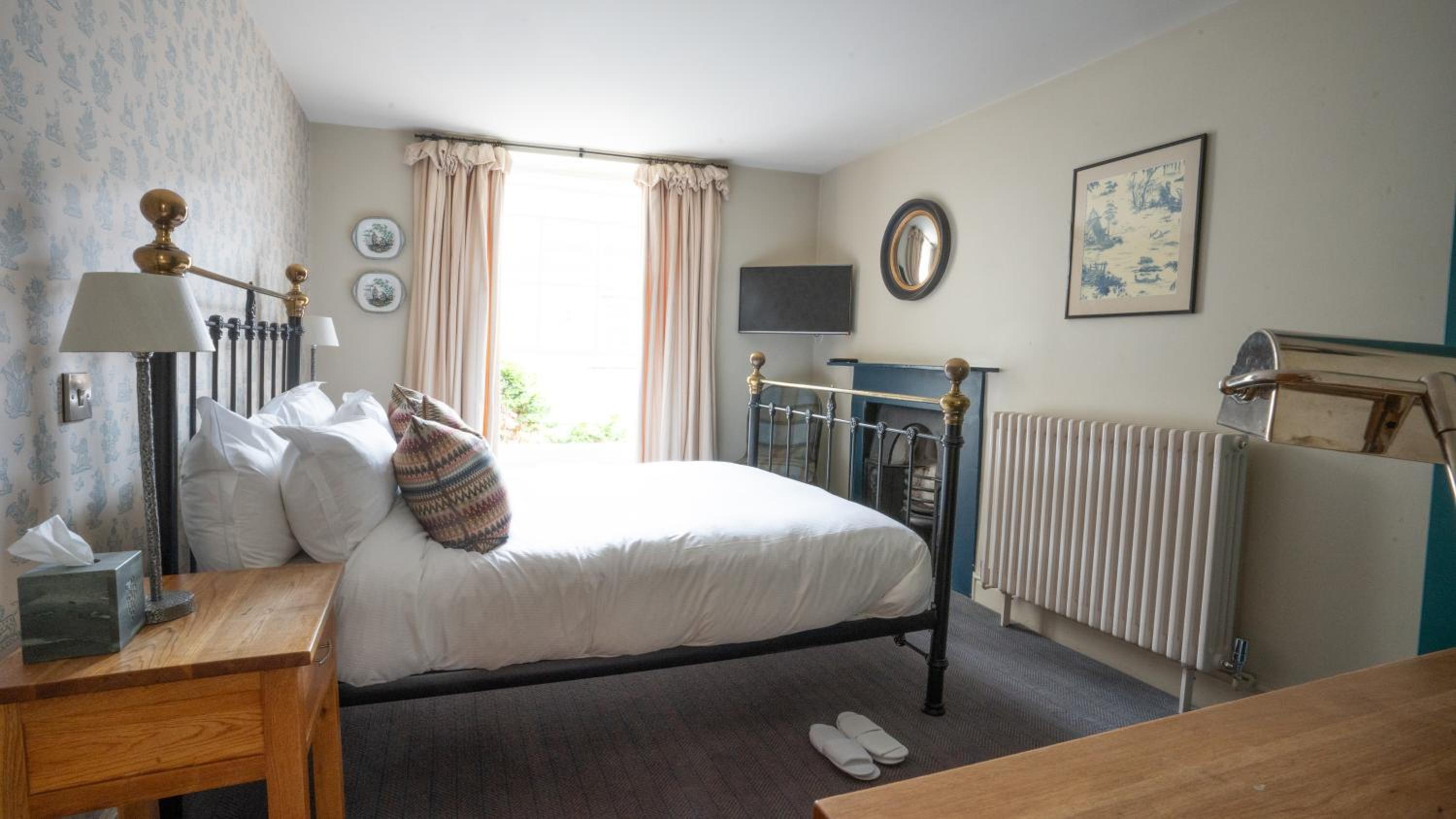 Superior King Room - Photo 8