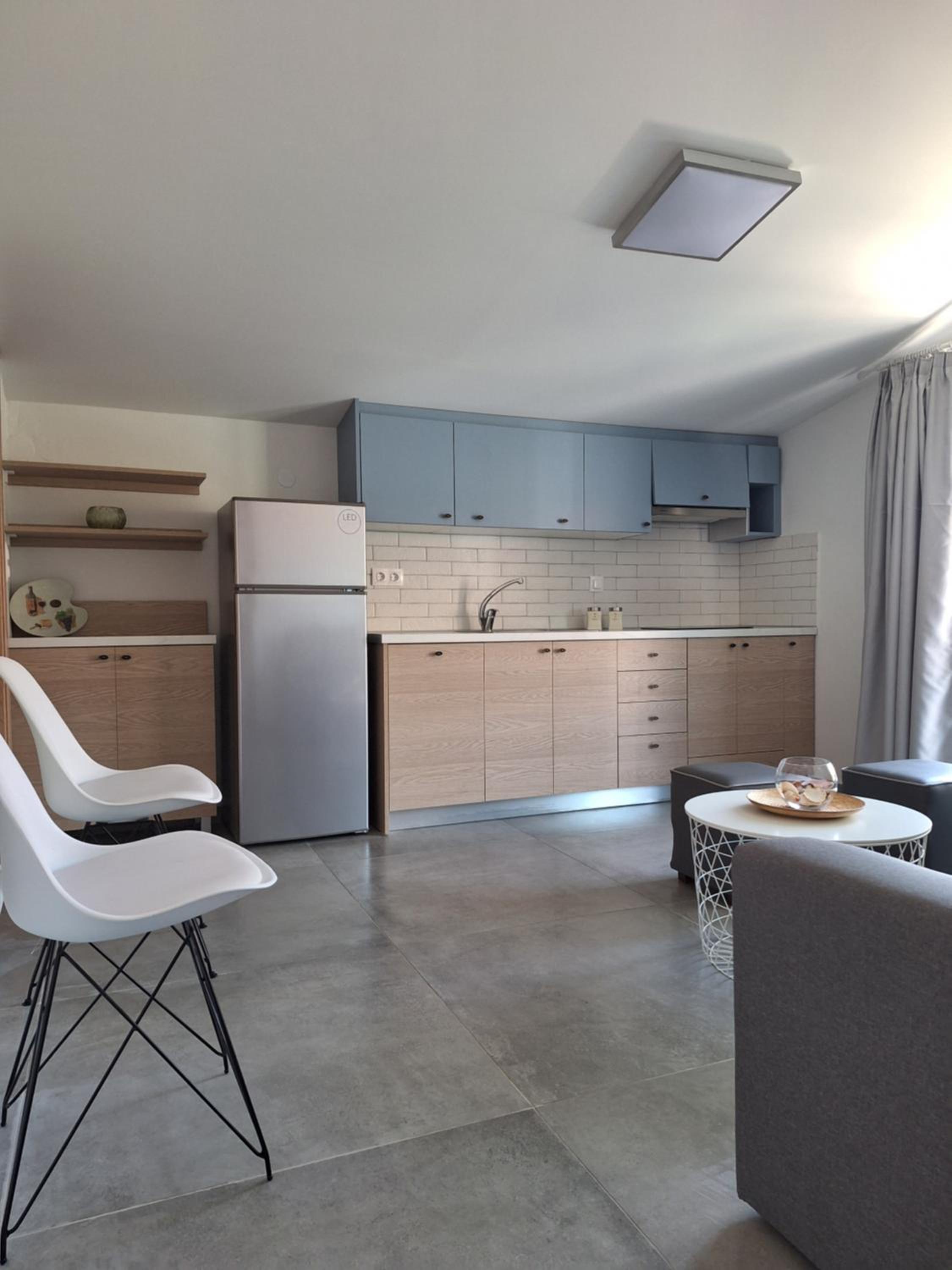 One-Bedroom Apartment photo 2