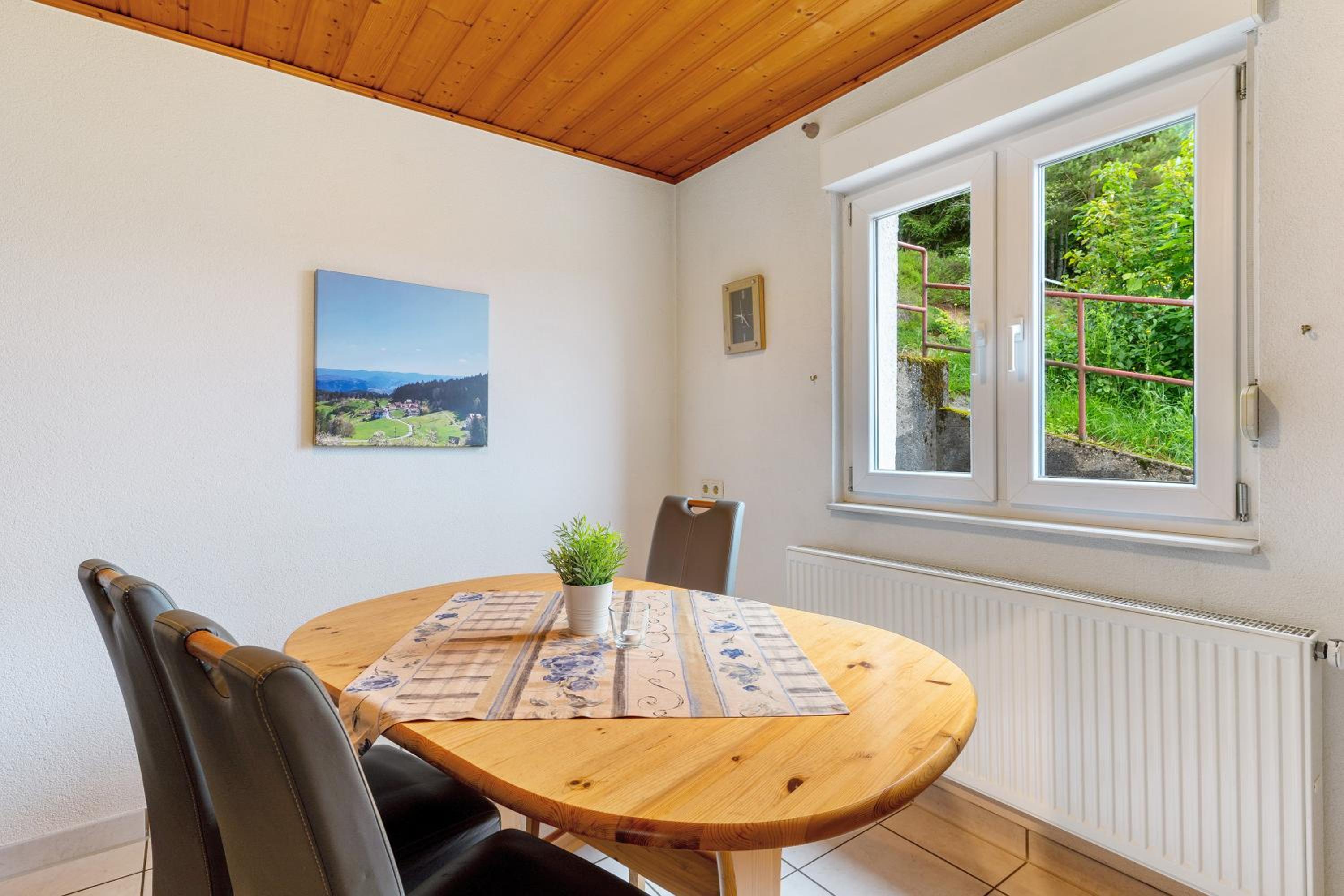 Two-Bedroom Deluxe Apartment with Garden View photo 3