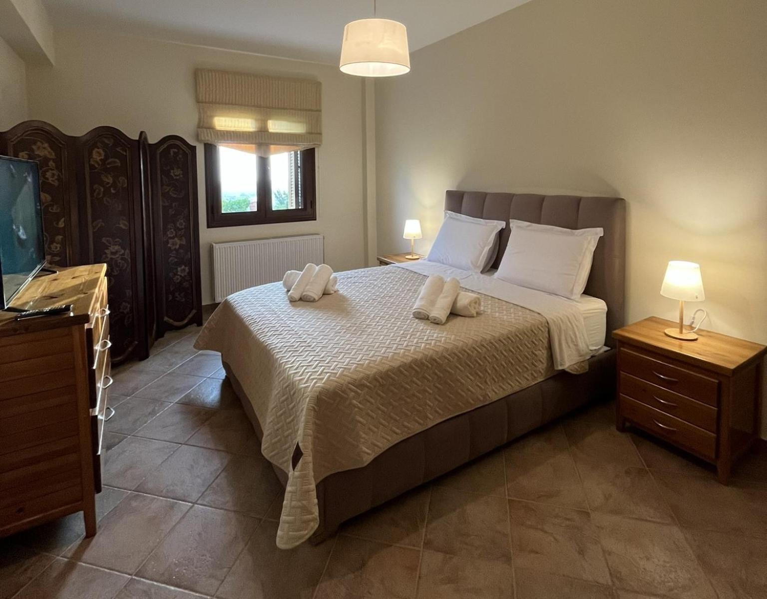 One-Bedroom Apartment with View photo 1