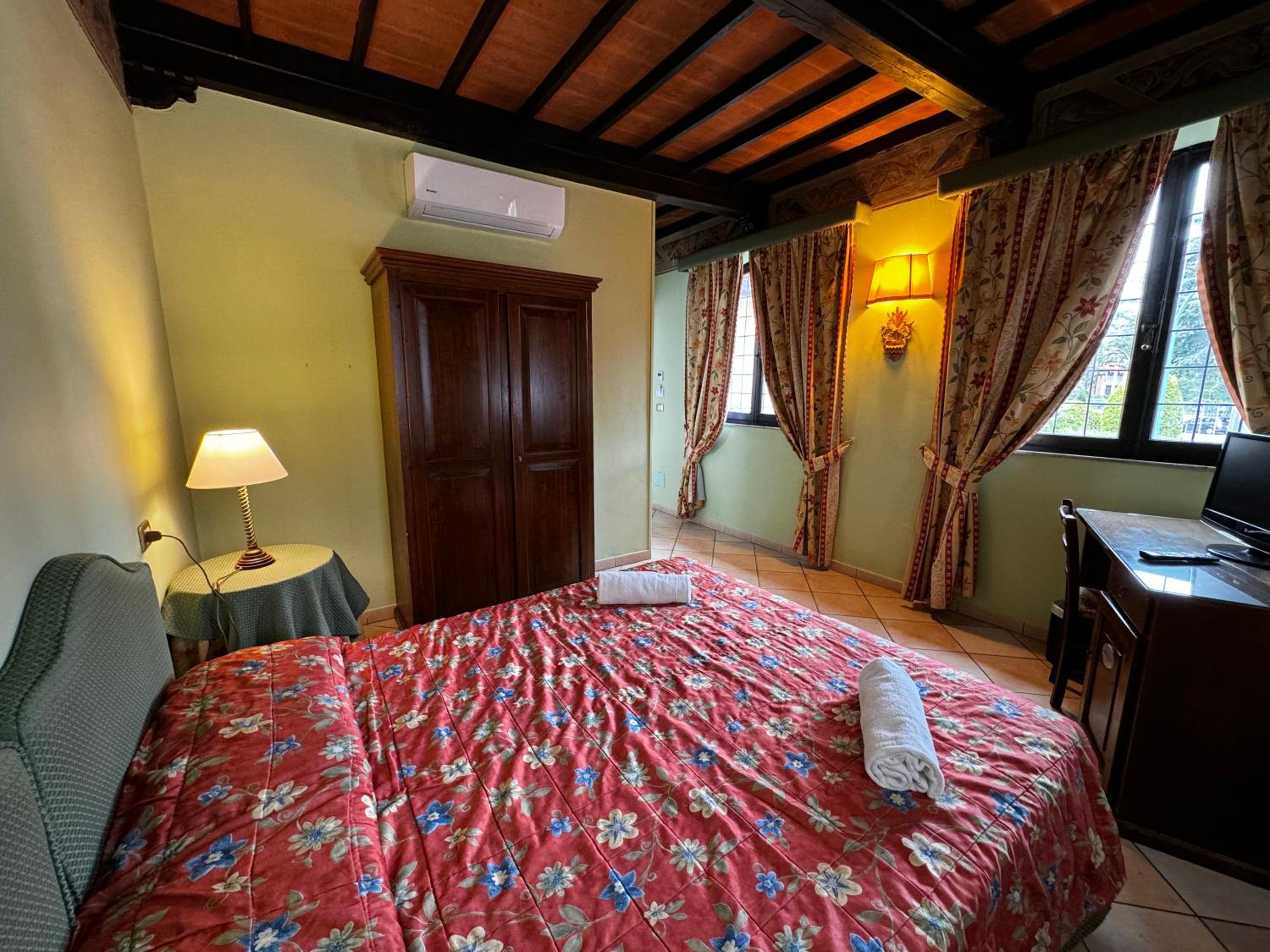 Double Room - Photo 6