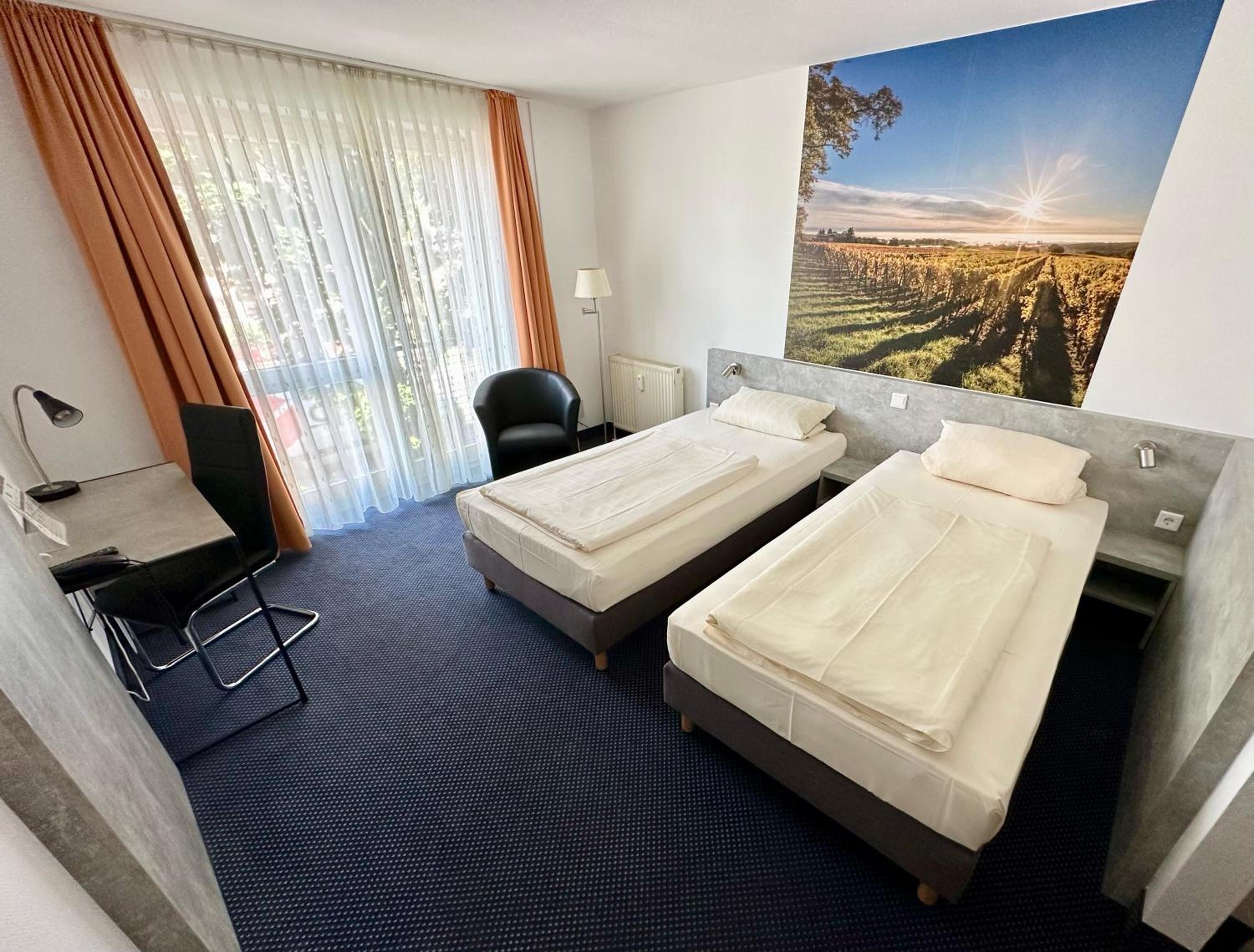 Twin Room - Photo 1