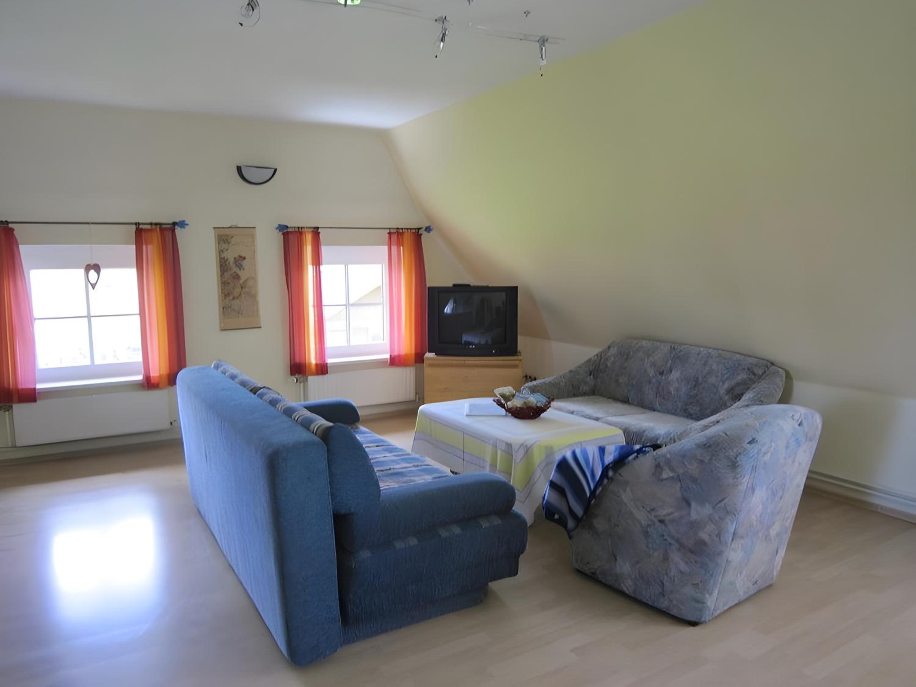 Two-Bedroom Deluxe Apartment with Garden View photo 2