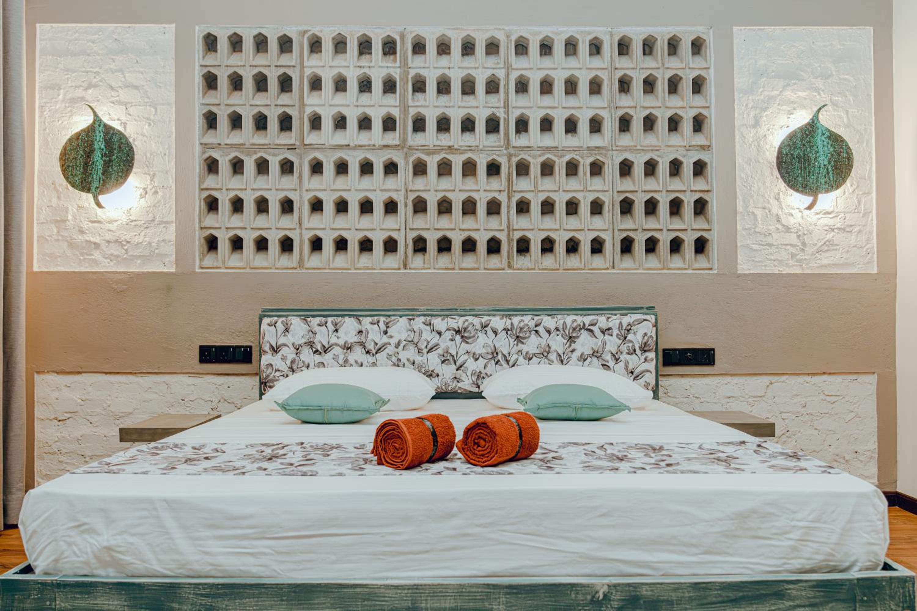 Deluxe Double Room with Balcony photo 1