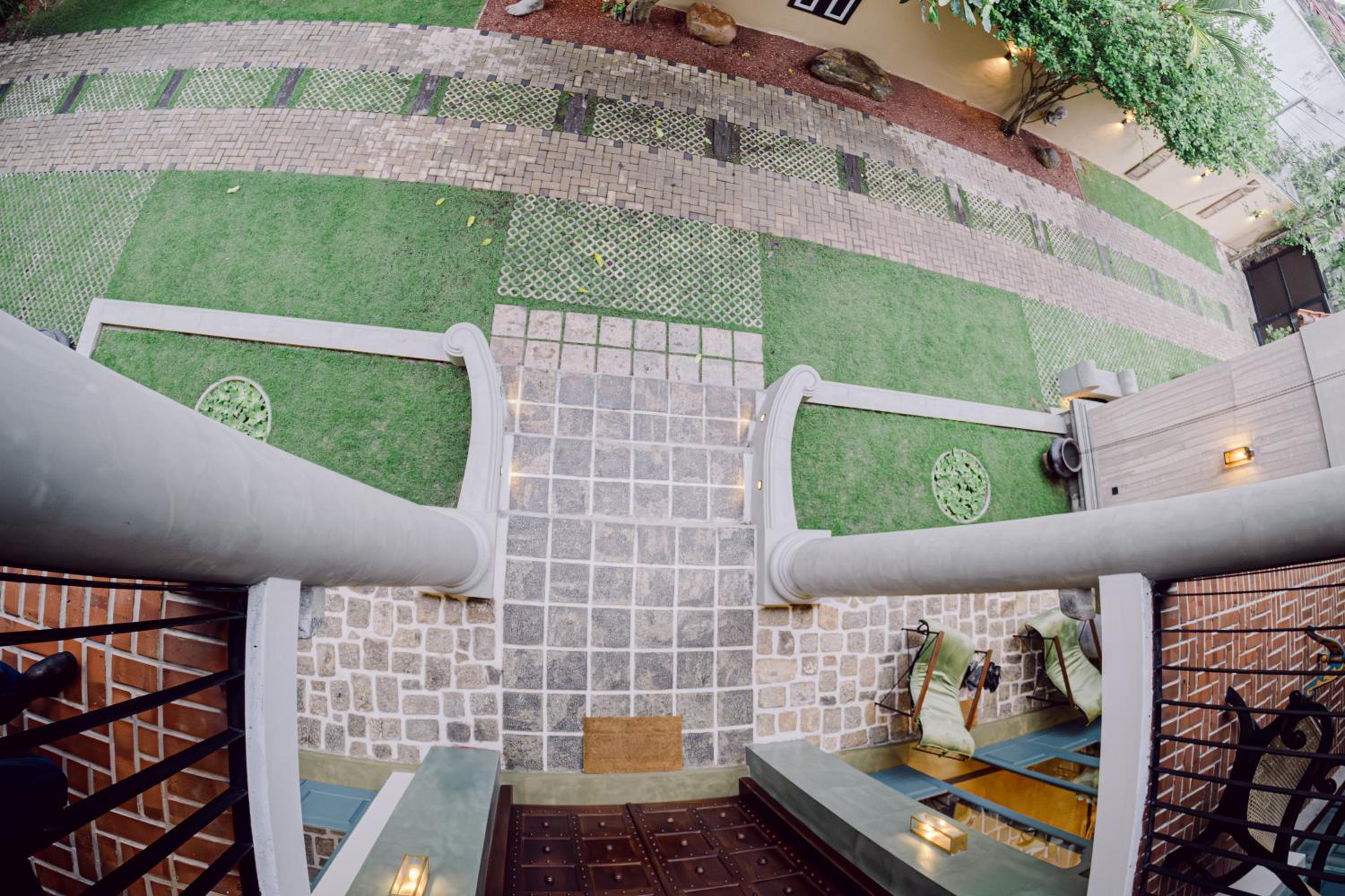 Deluxe Double Room with Balcony photo 3