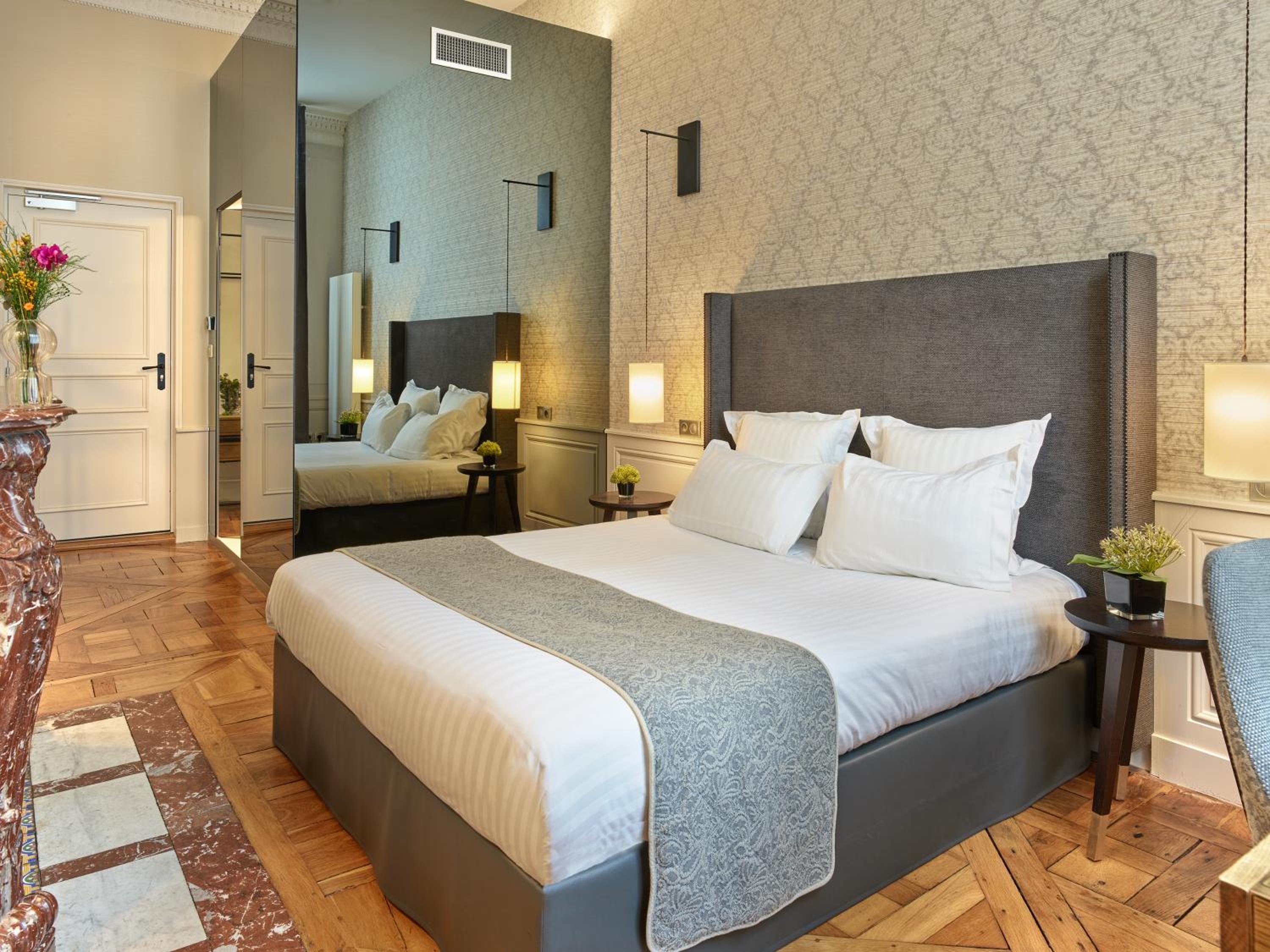 Privilege Double Room - Street View