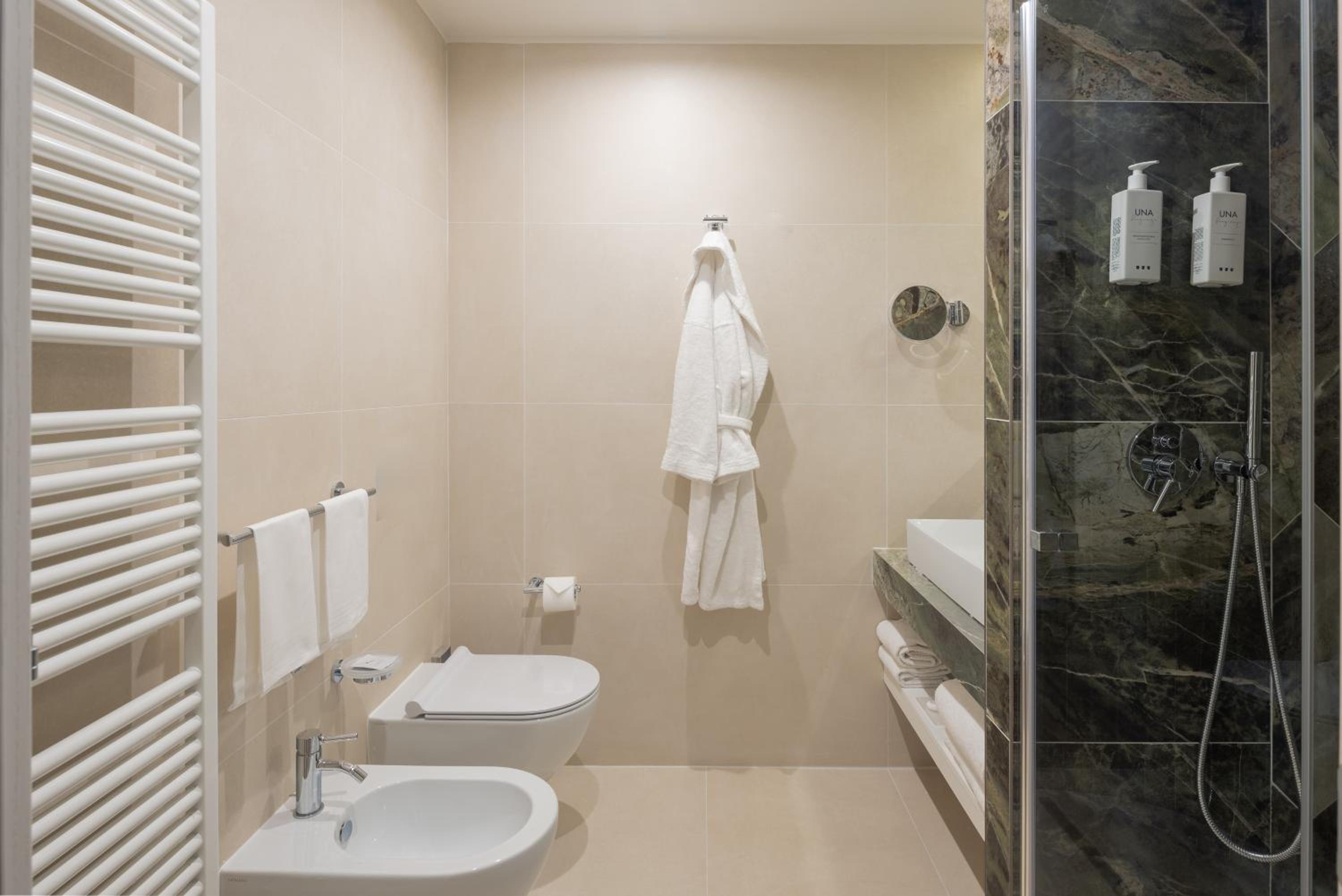 Deluxe Double Room - Photo 6