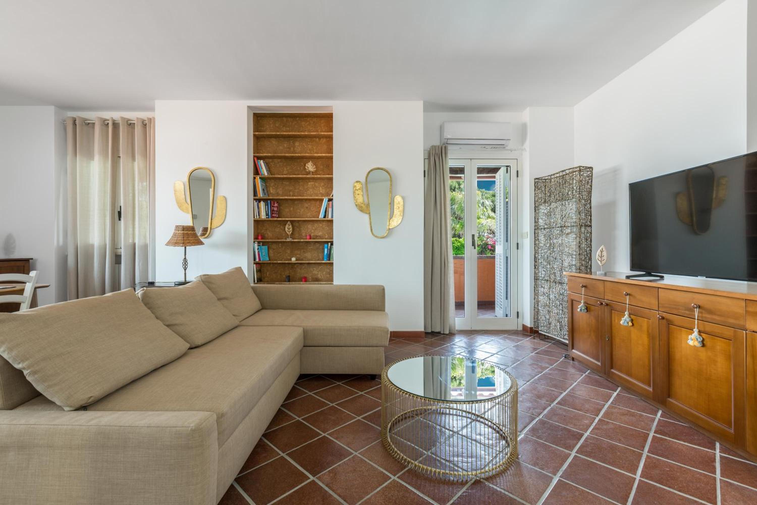 Villa photo 1