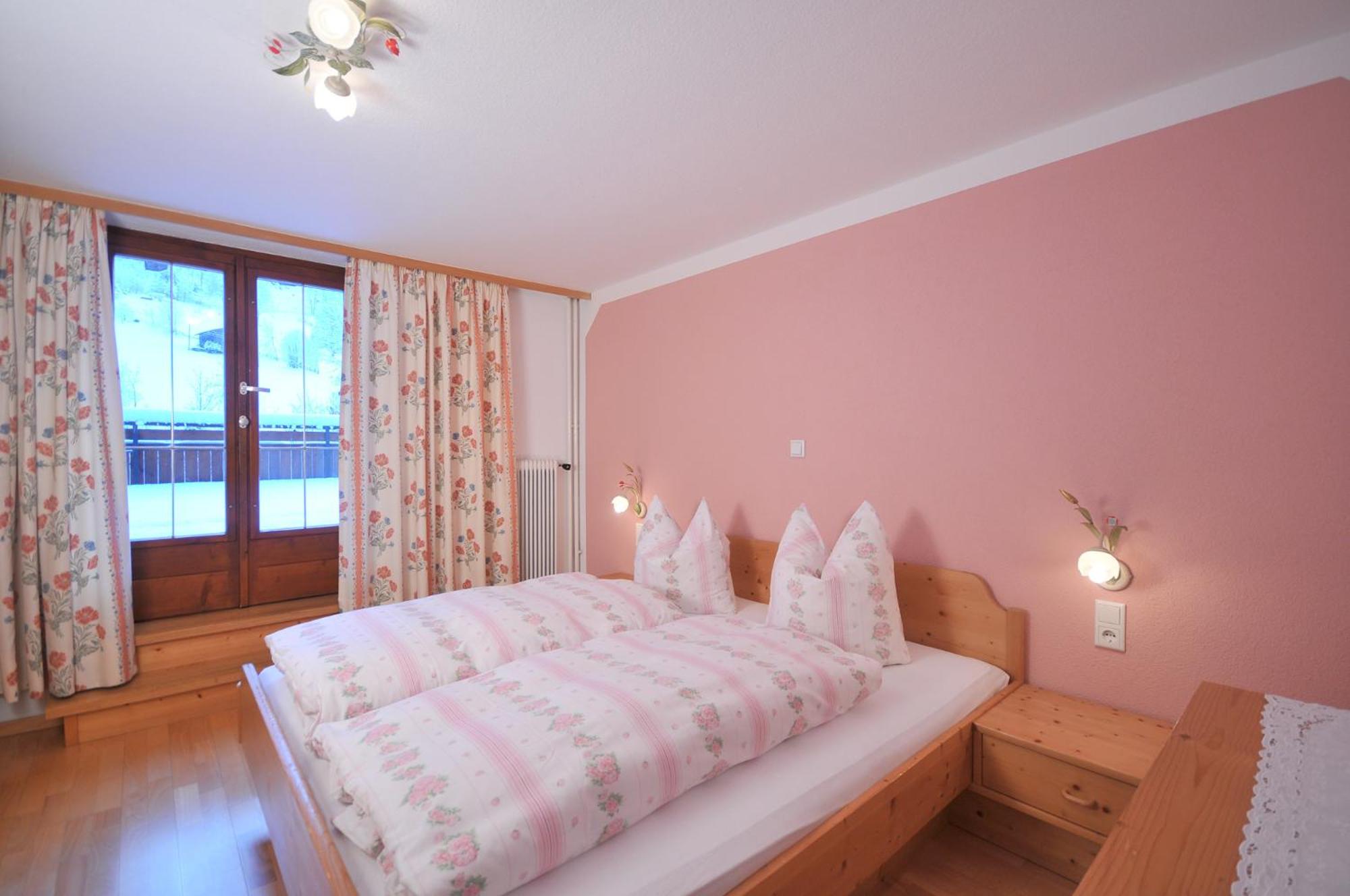 Two-Bedroom Apartment with Mountain View photo 1