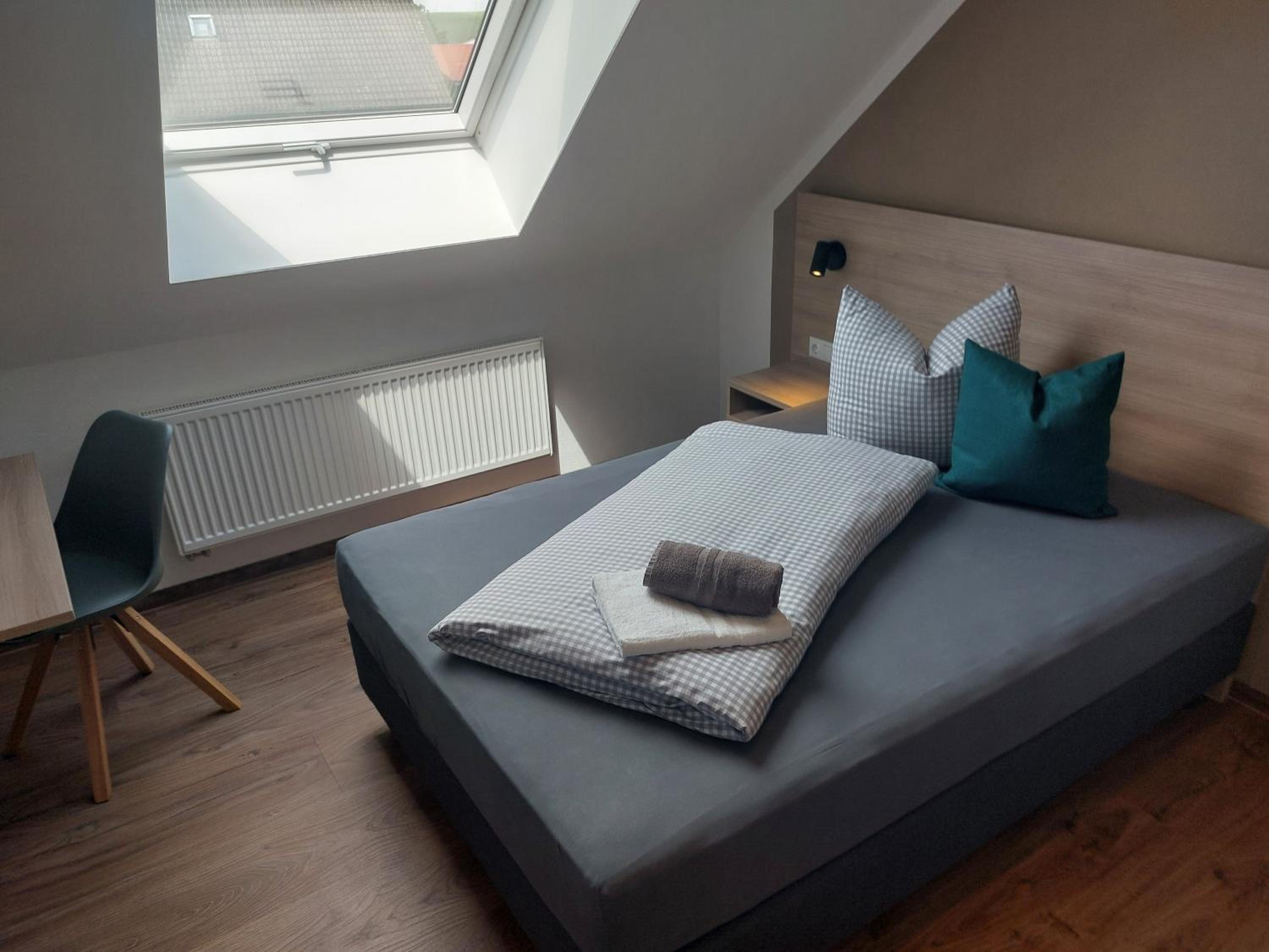Double or Twin Room - Photo 9