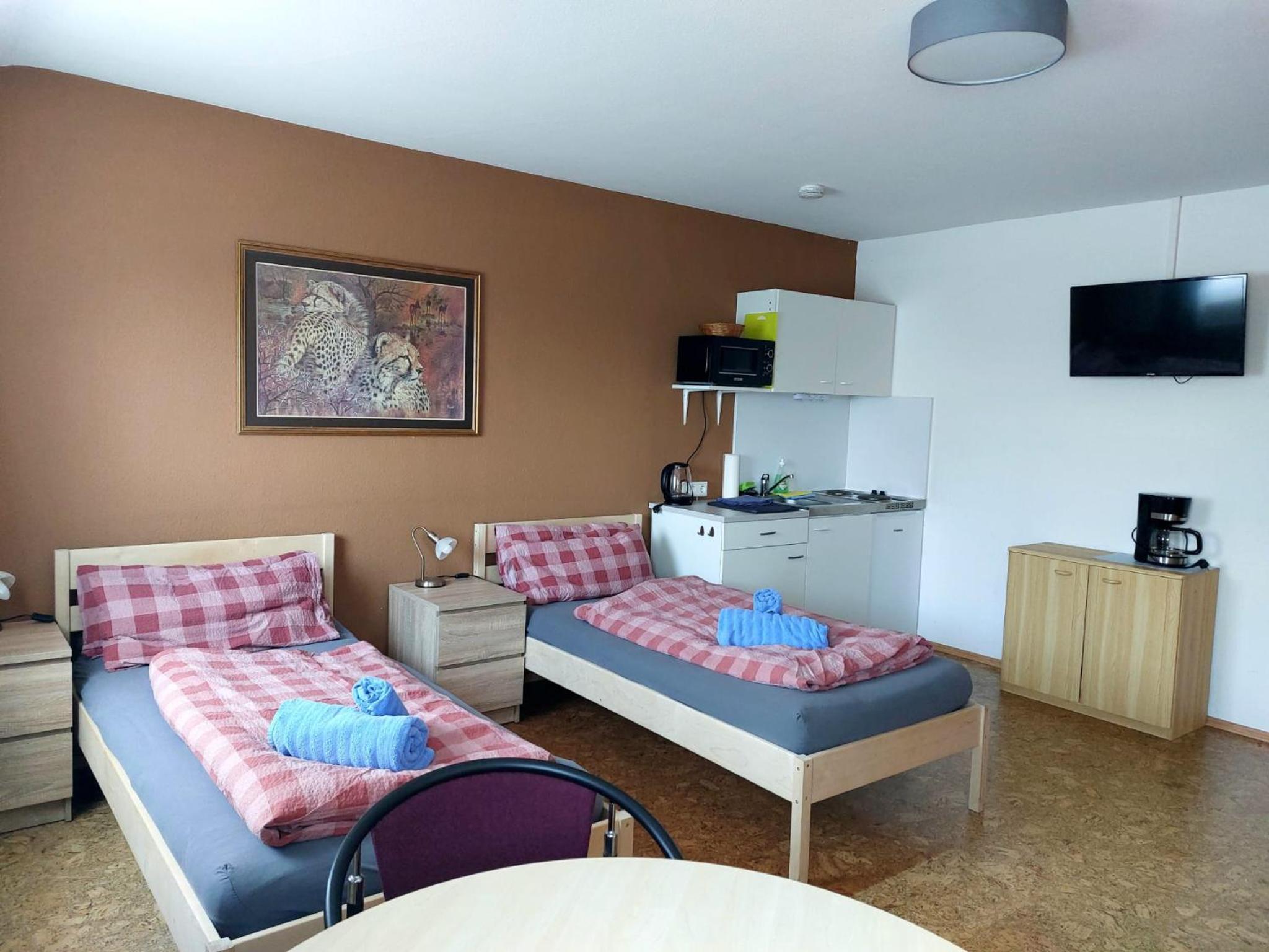 Twin Room with Private Bathroom photo 2