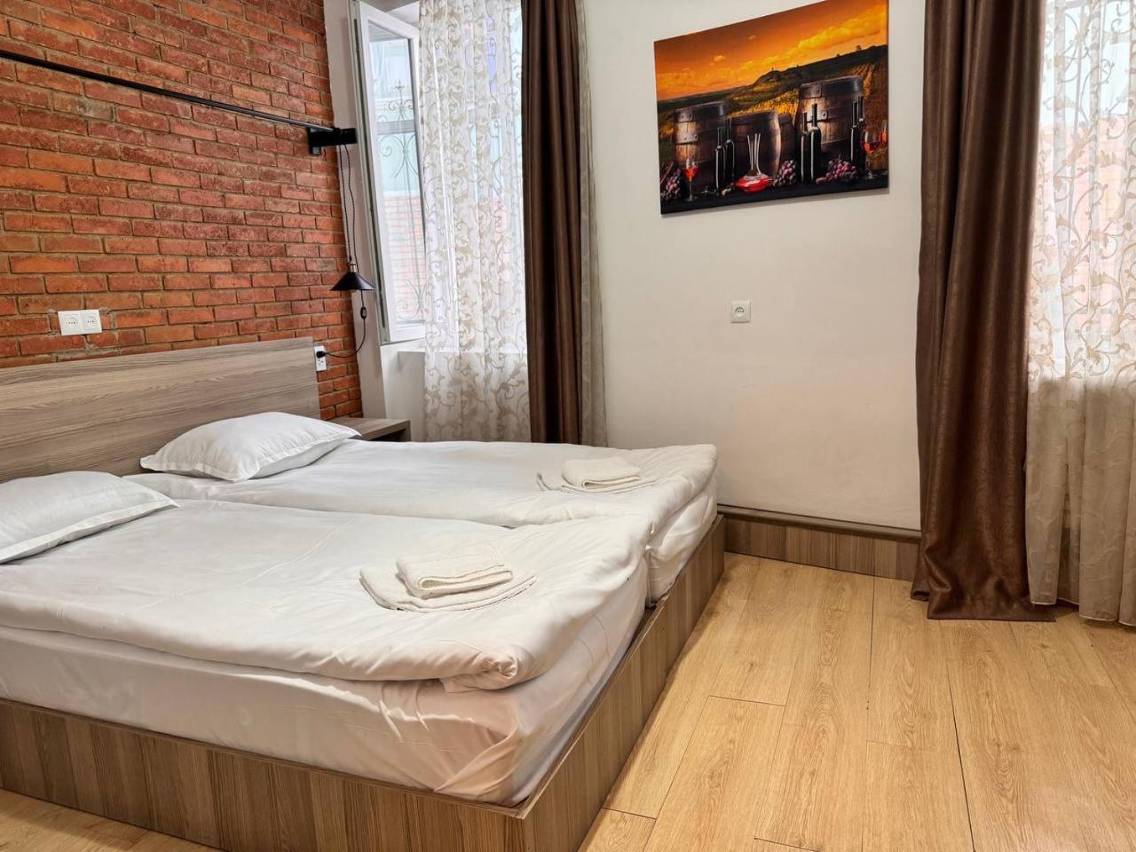 Standard Double or Twin Room - Photo 3
