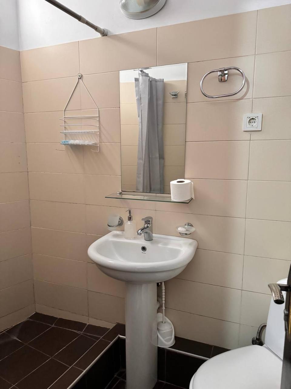 Standard Double or Twin Room - Photo 4