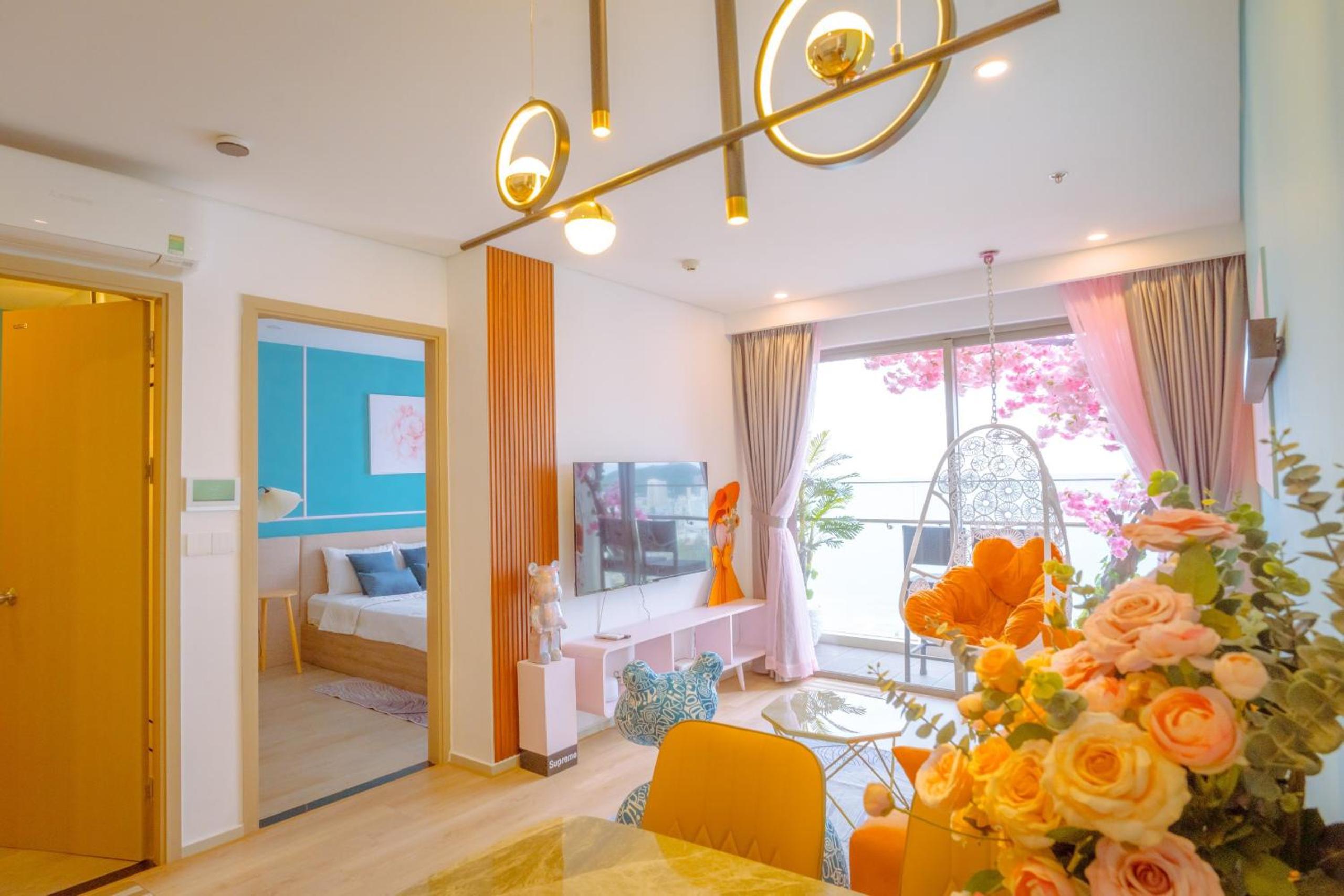 Three-Bedroom Apartment with Sea View - Photo 61