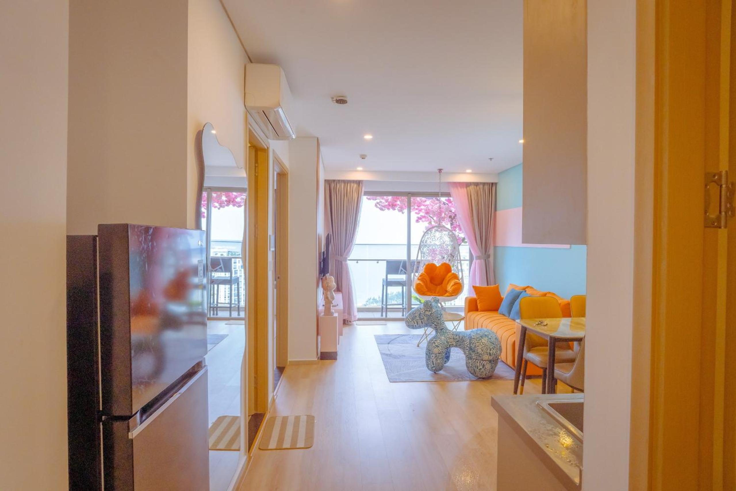 Three-Bedroom Apartment with Sea View - Photo 64