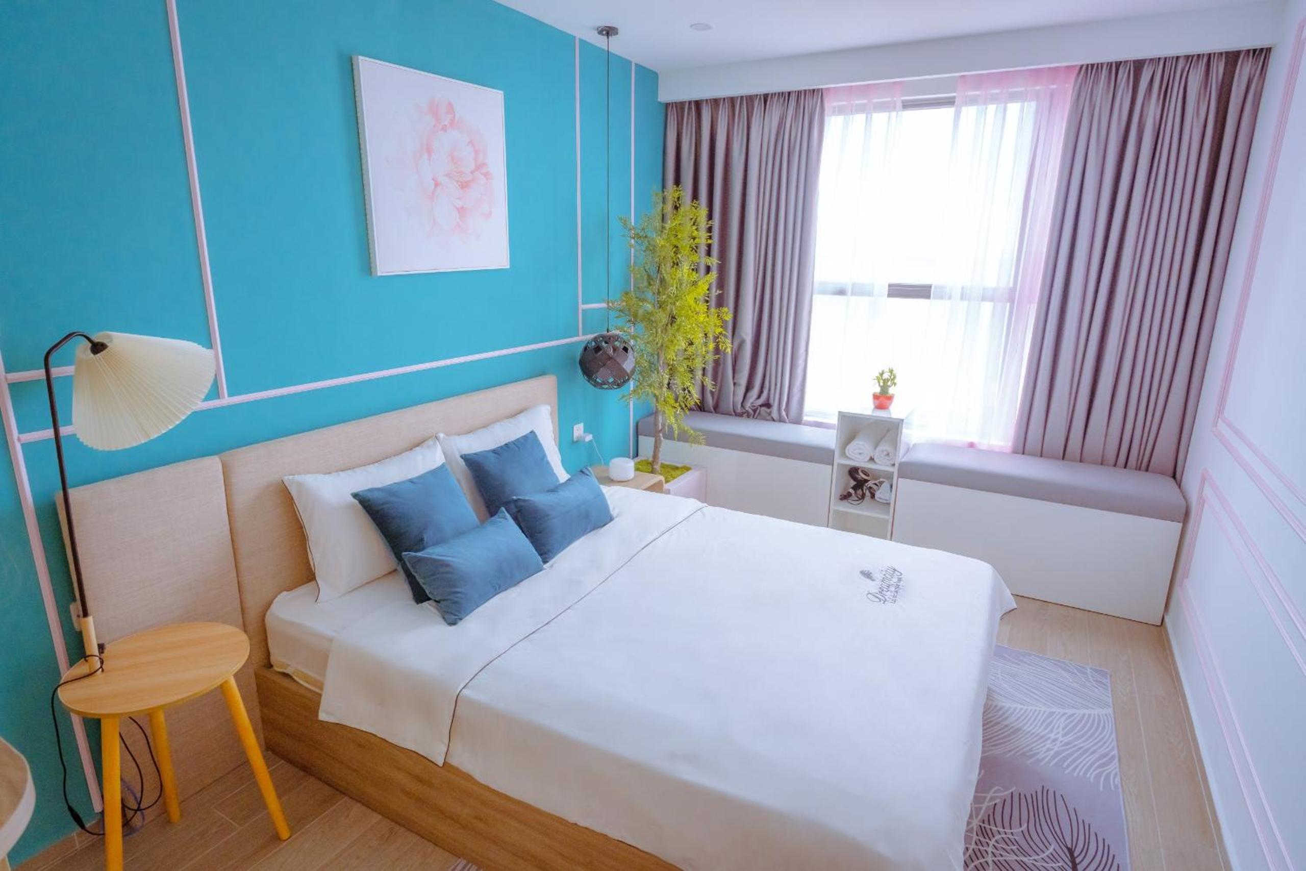 Three-Bedroom Apartment with Sea View - Photo 55