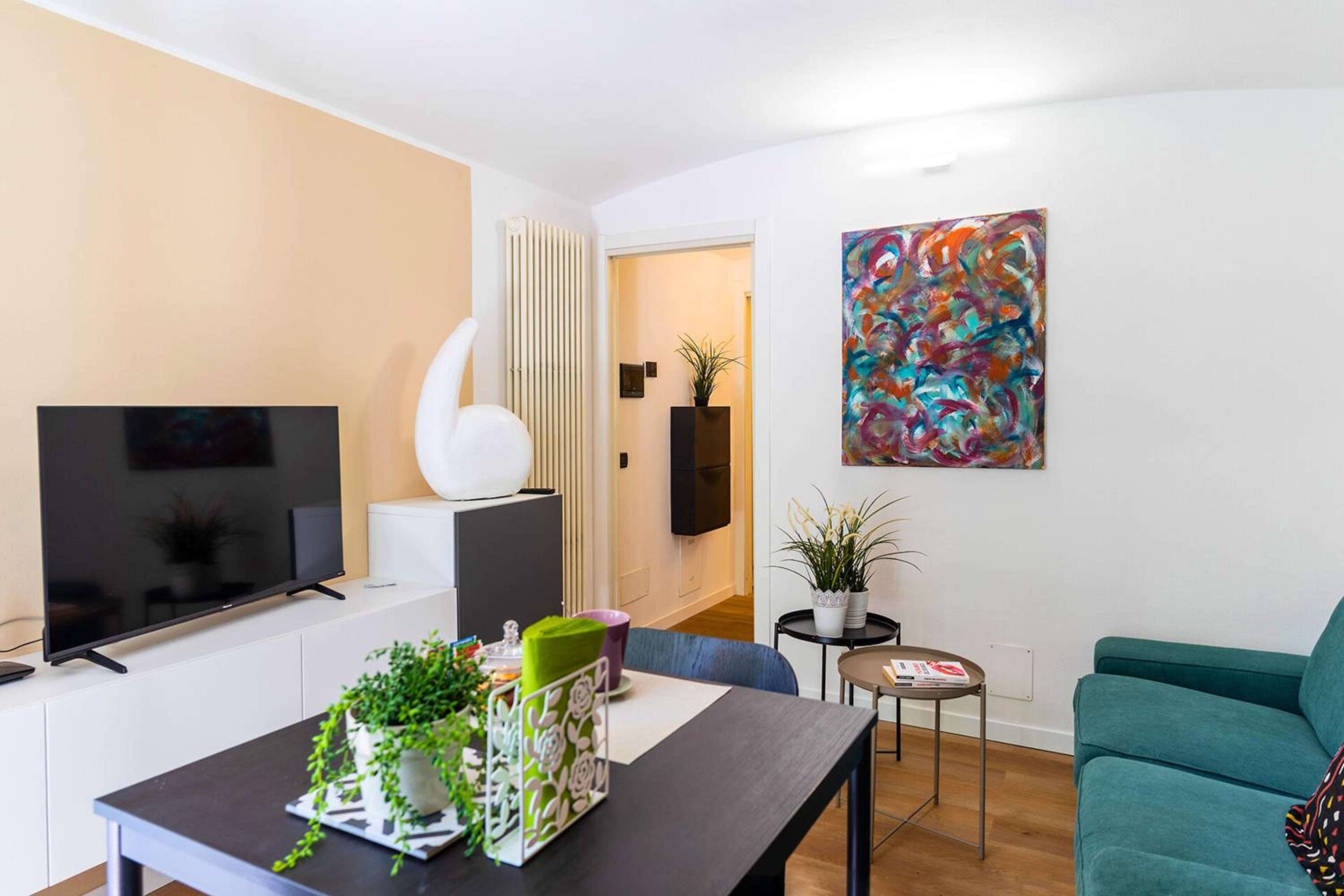 One-Bedroom Apartment photo 2