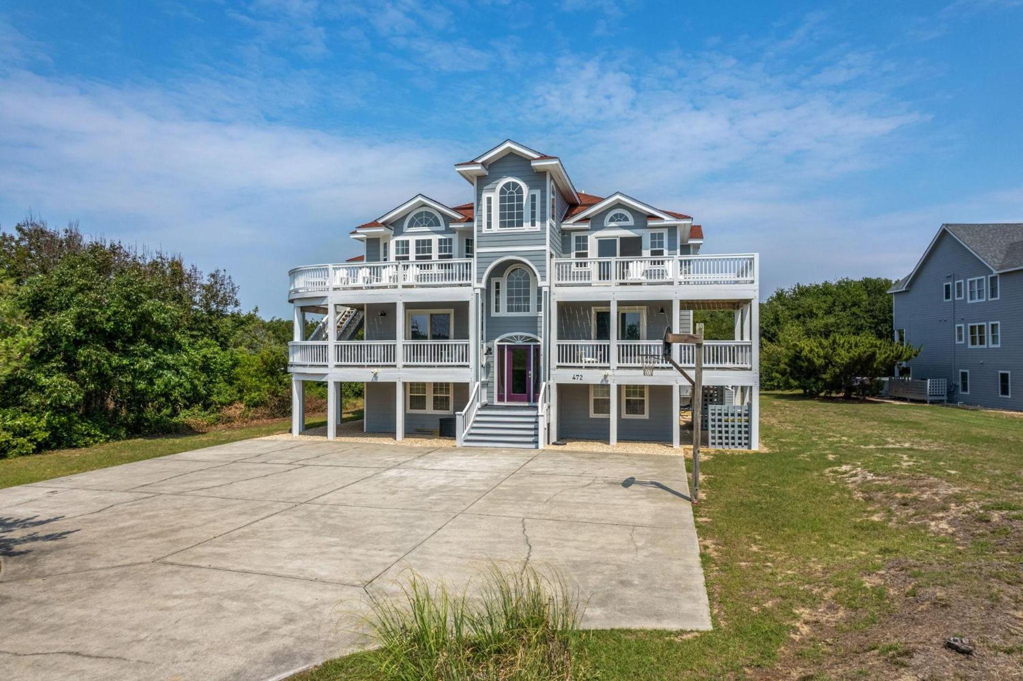 Eight-Bedroom Holiday Home photo 1