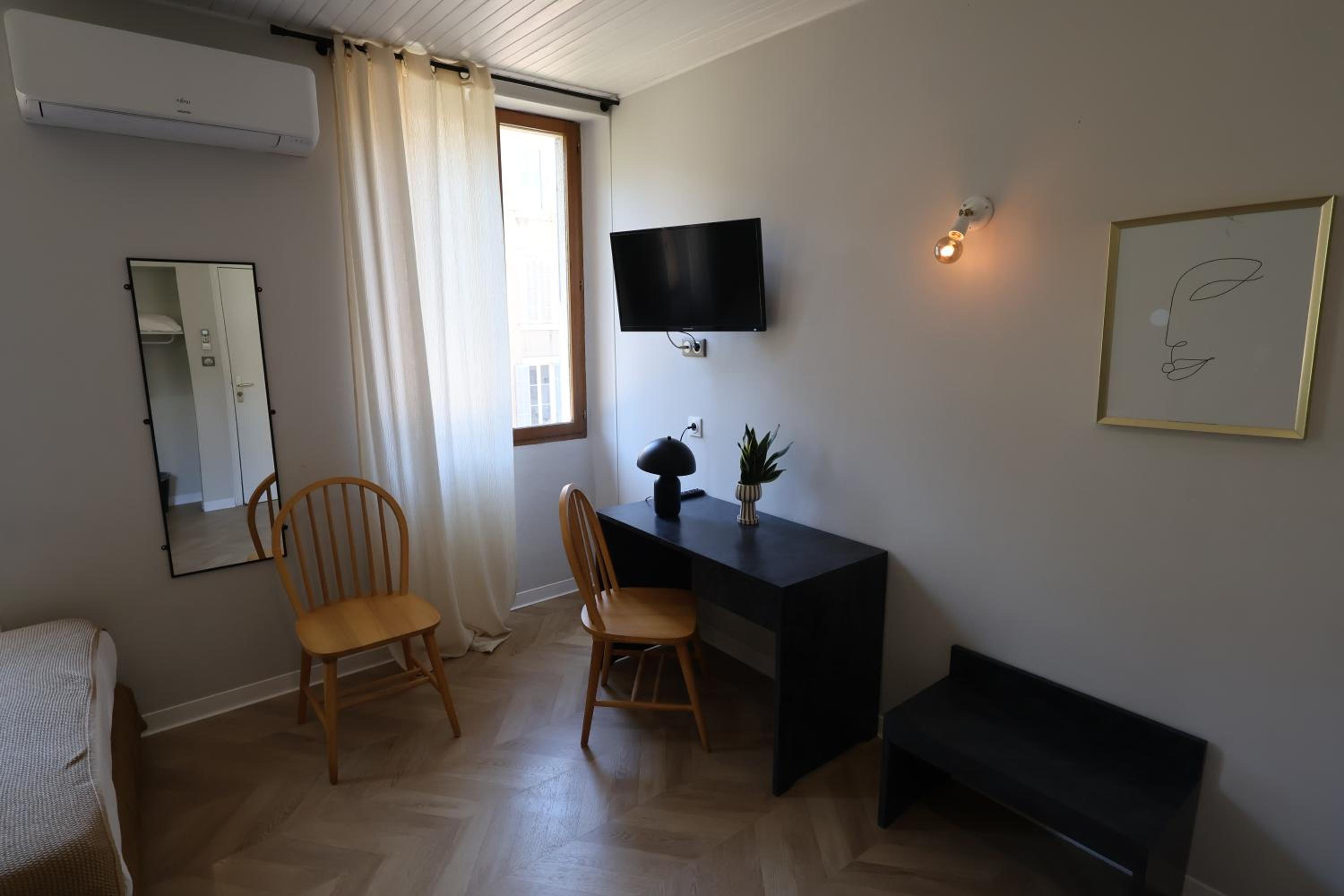 Family Room - Photo 3