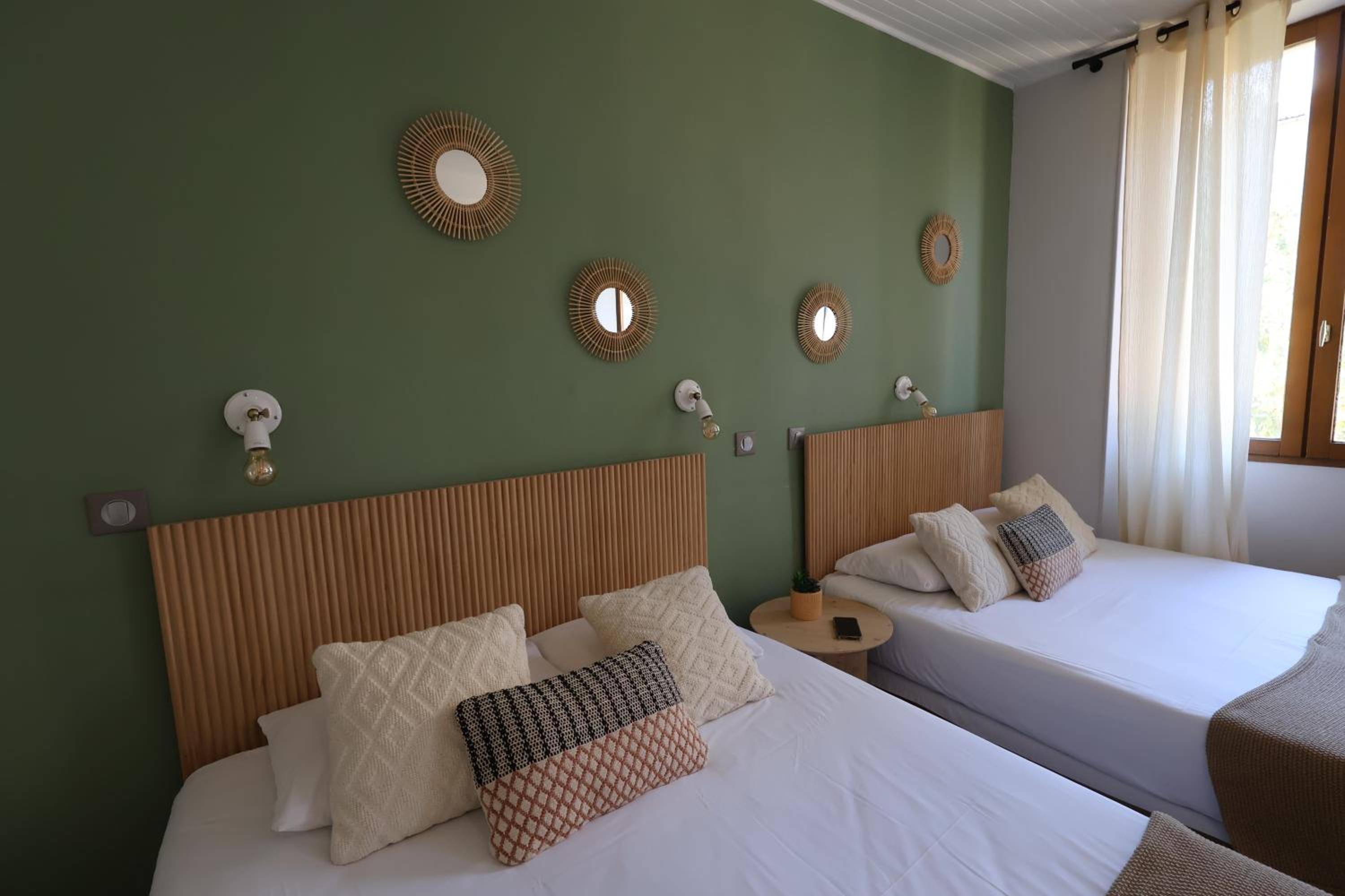 Family Room - Photo 2