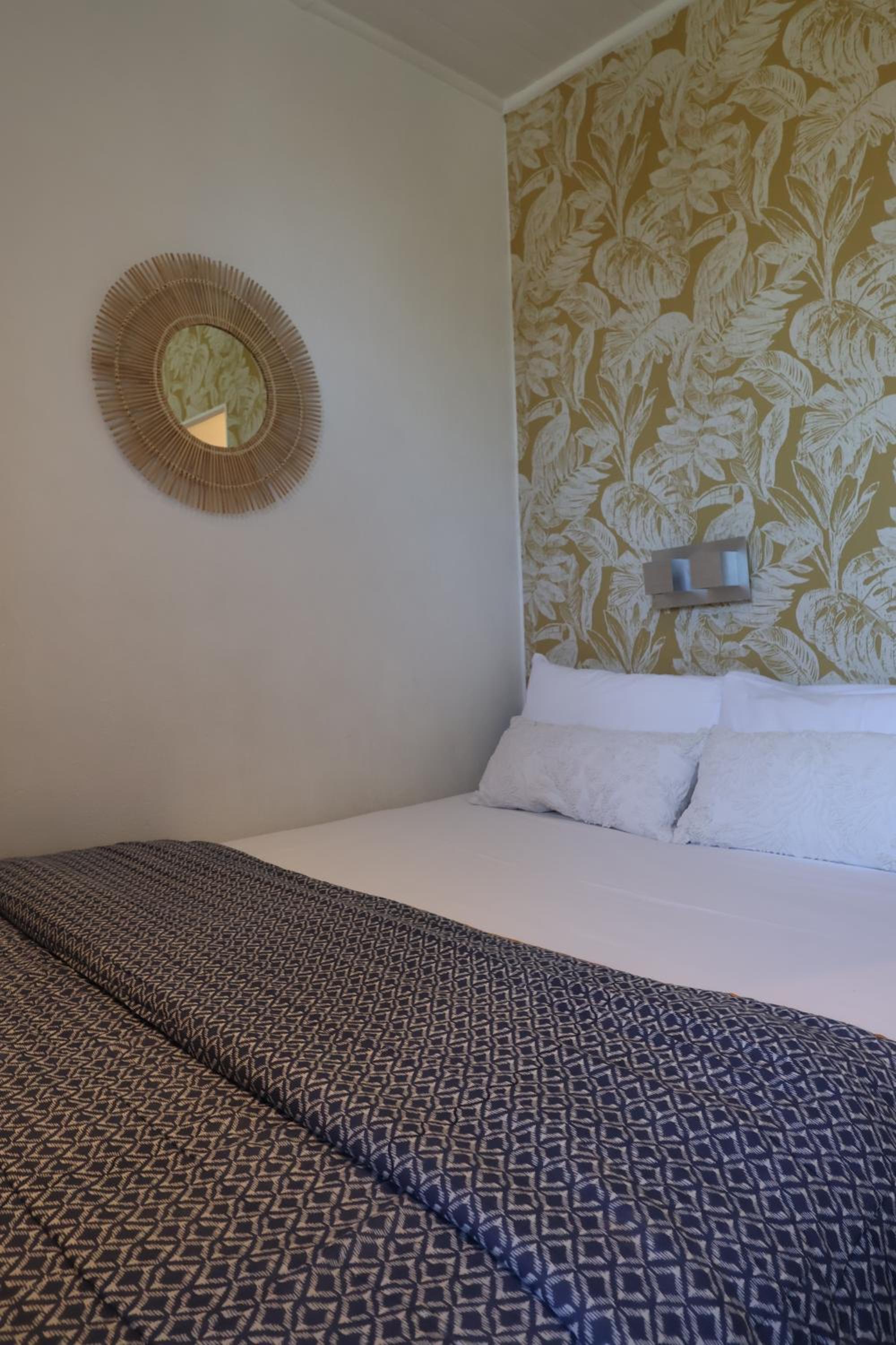 Double Room - Photo 8