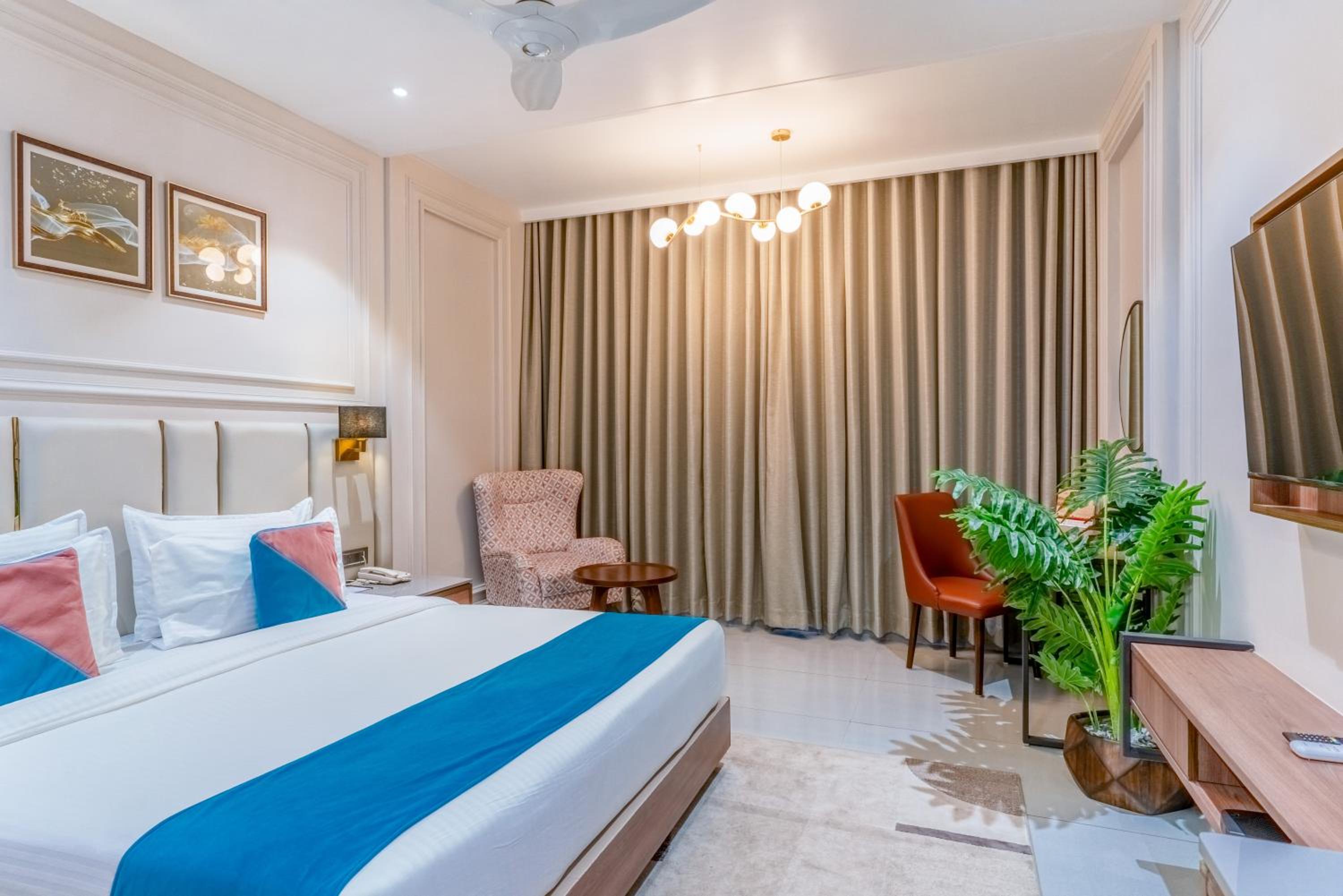 Deluxe Room - Photo 10