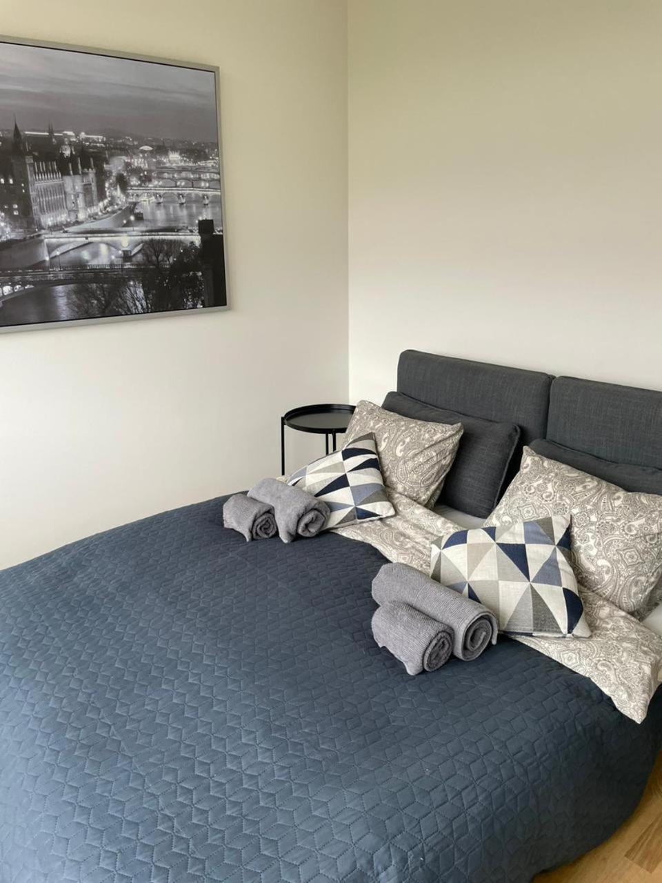 Three-Bedroom Apartment photo 1
