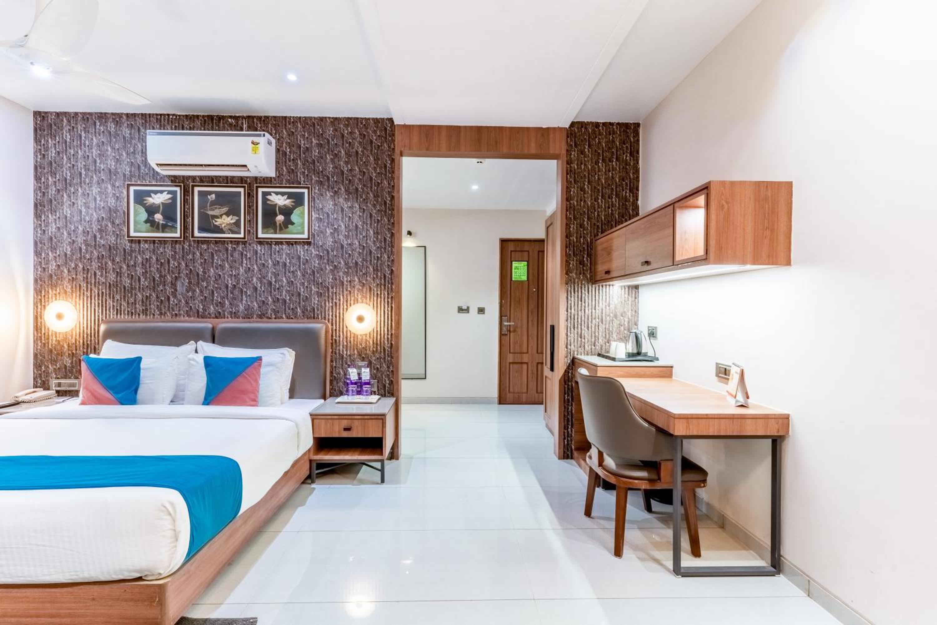Junior Suite with Sea View - Photo 13