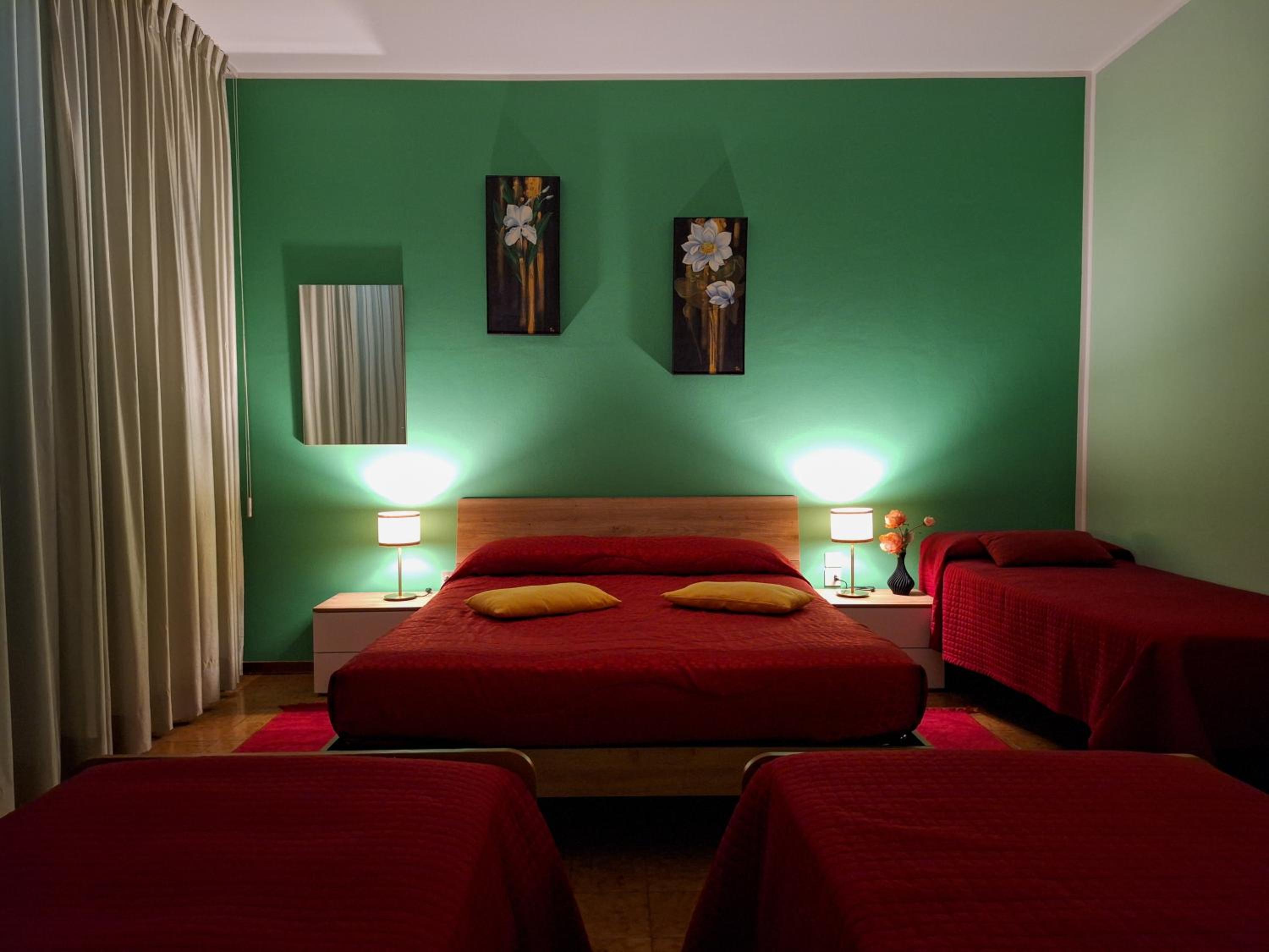 Quadruple Room - Photo 1