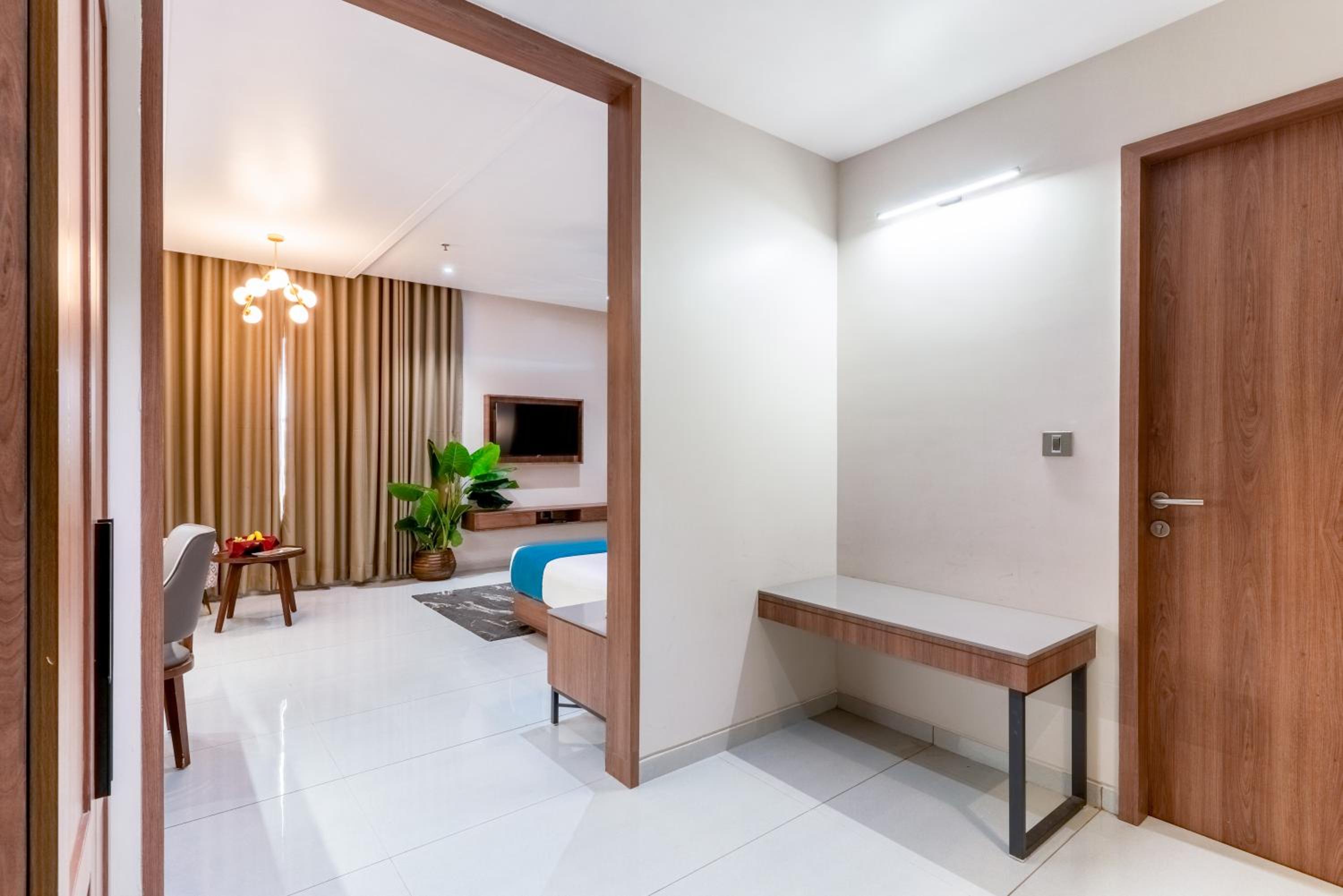 Junior Suite with Sea View - Photo 9