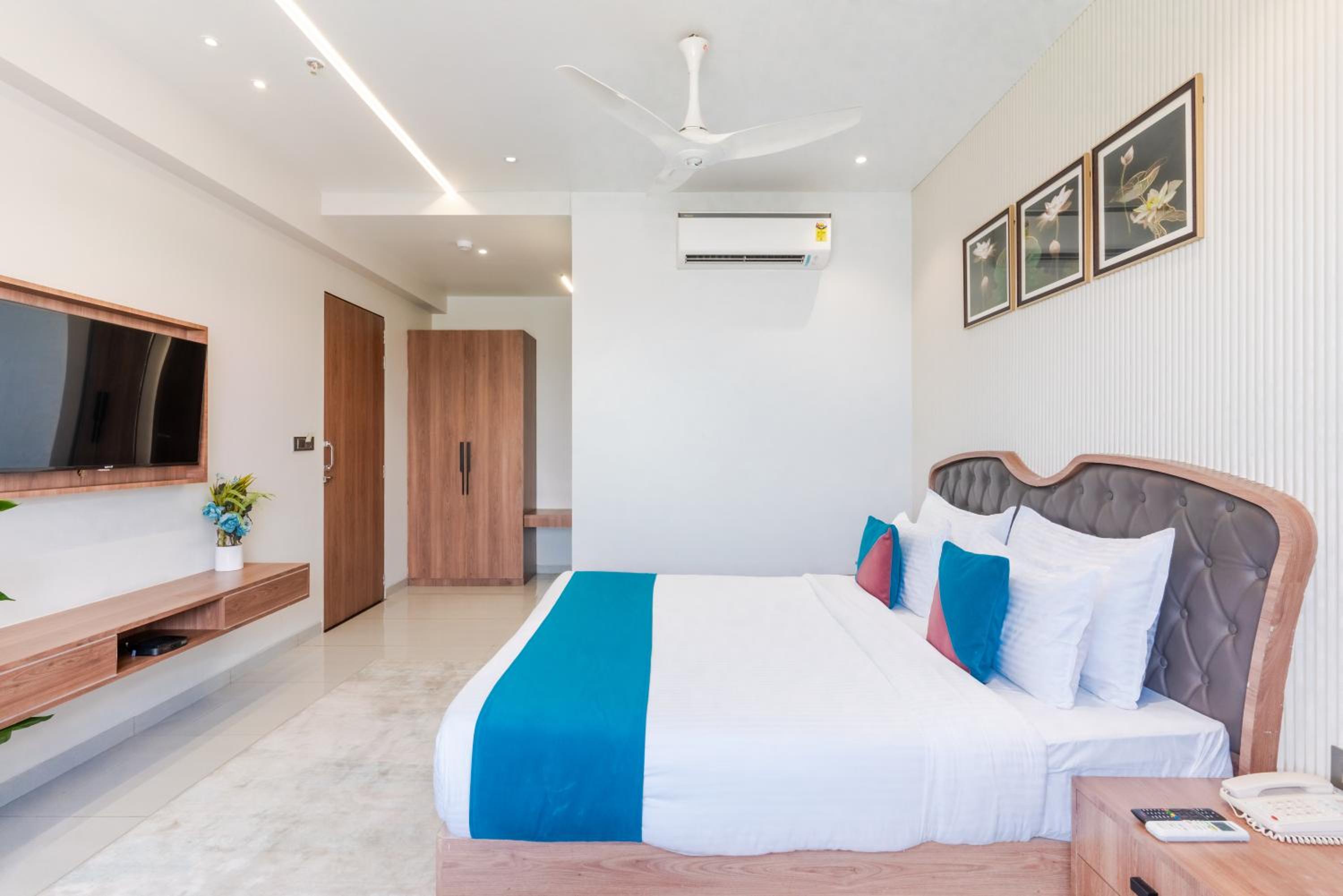 Deluxe Room - Photo 1