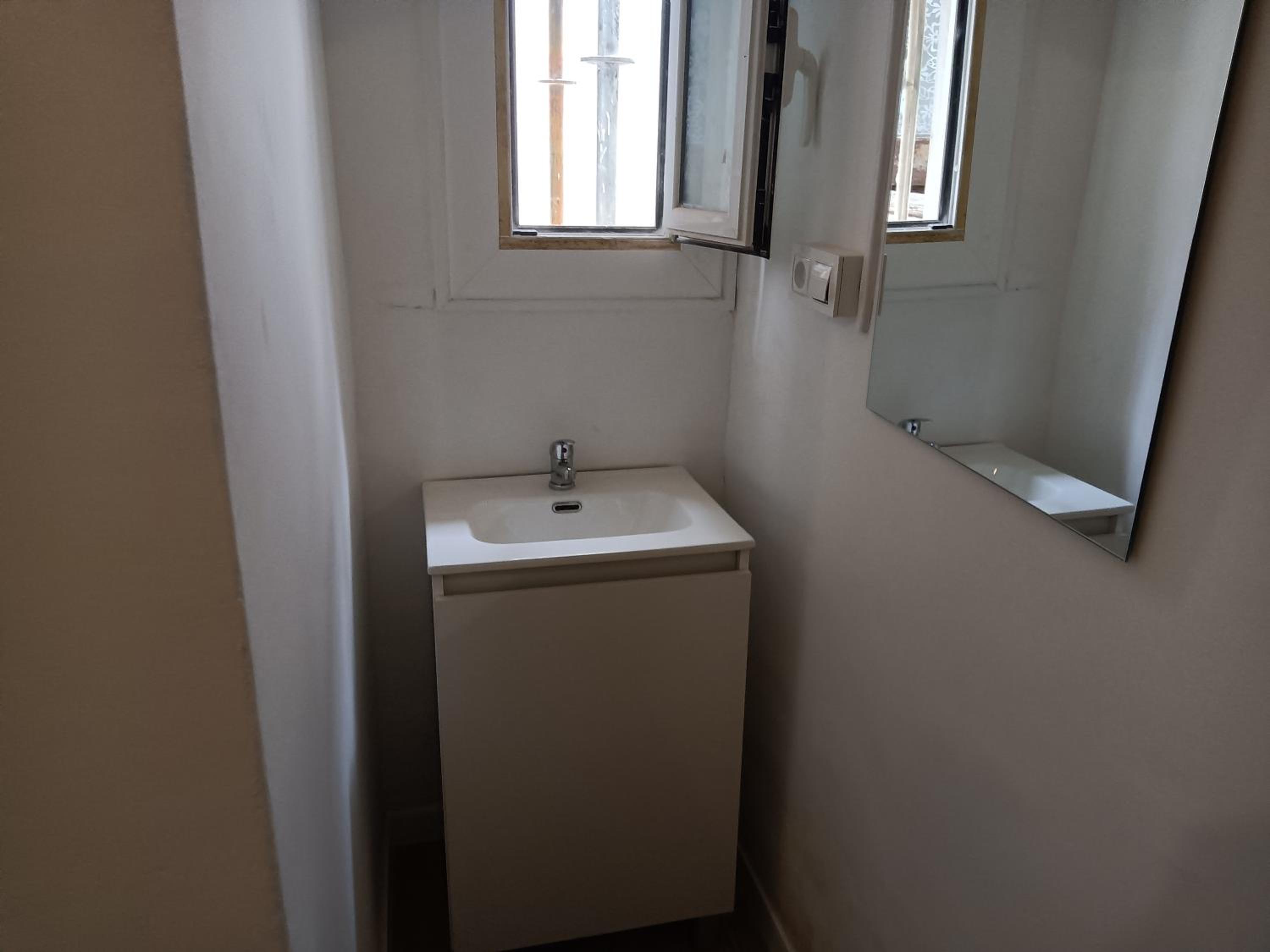 Small Single Room photo 3