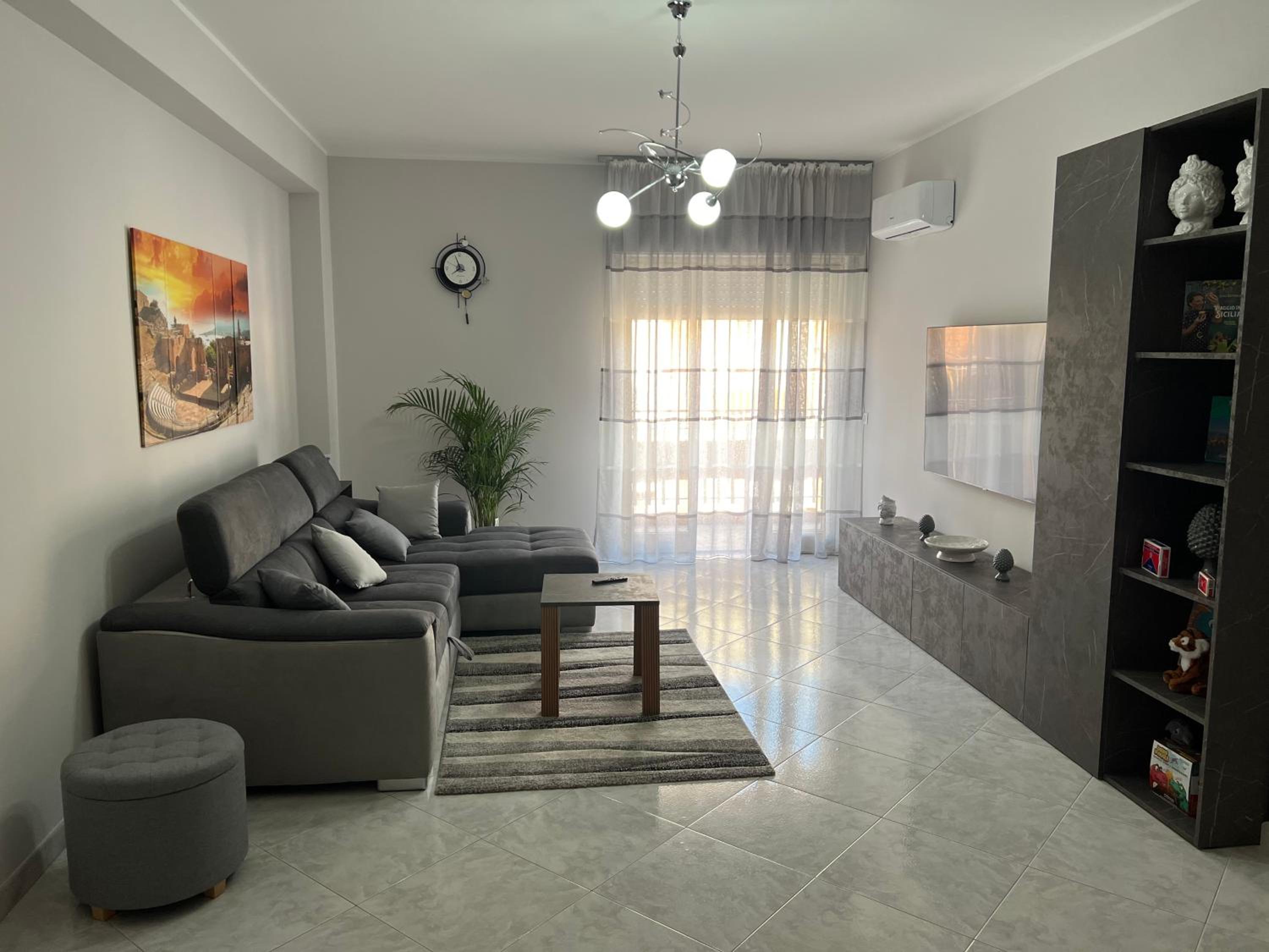 Three-Bedroom Apartment photo 2