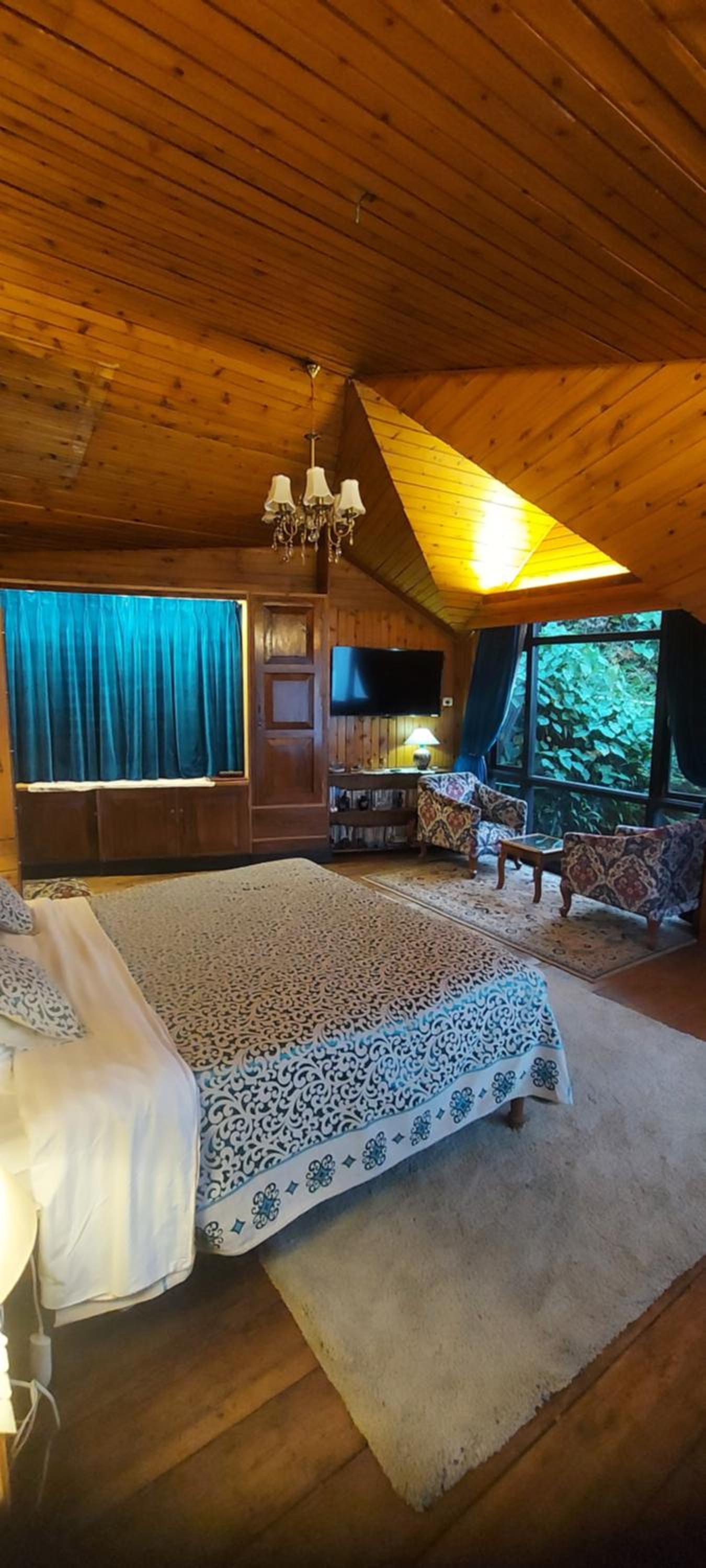 King Room with Mountain View photo 2