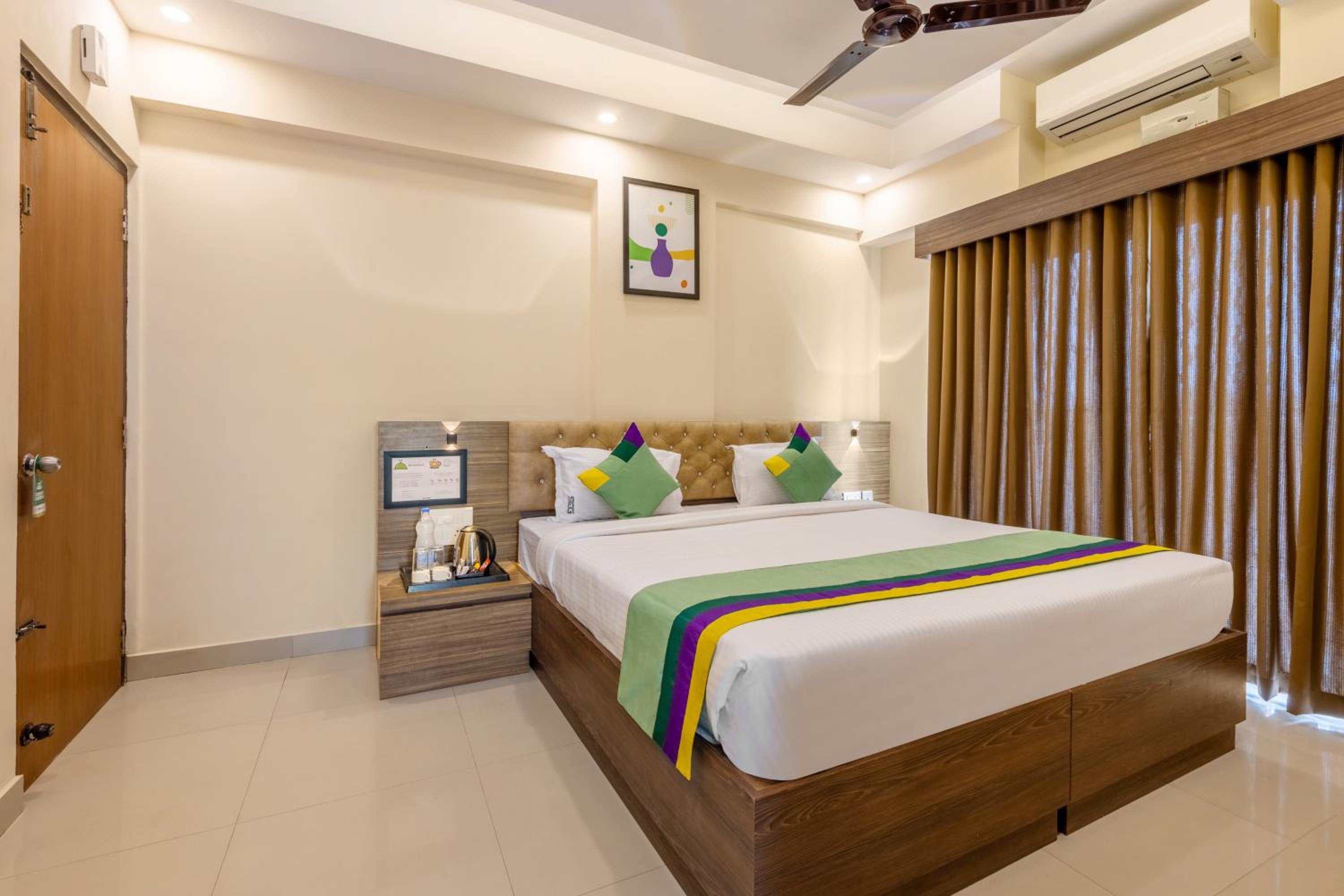 Standard Room With Queen Bed