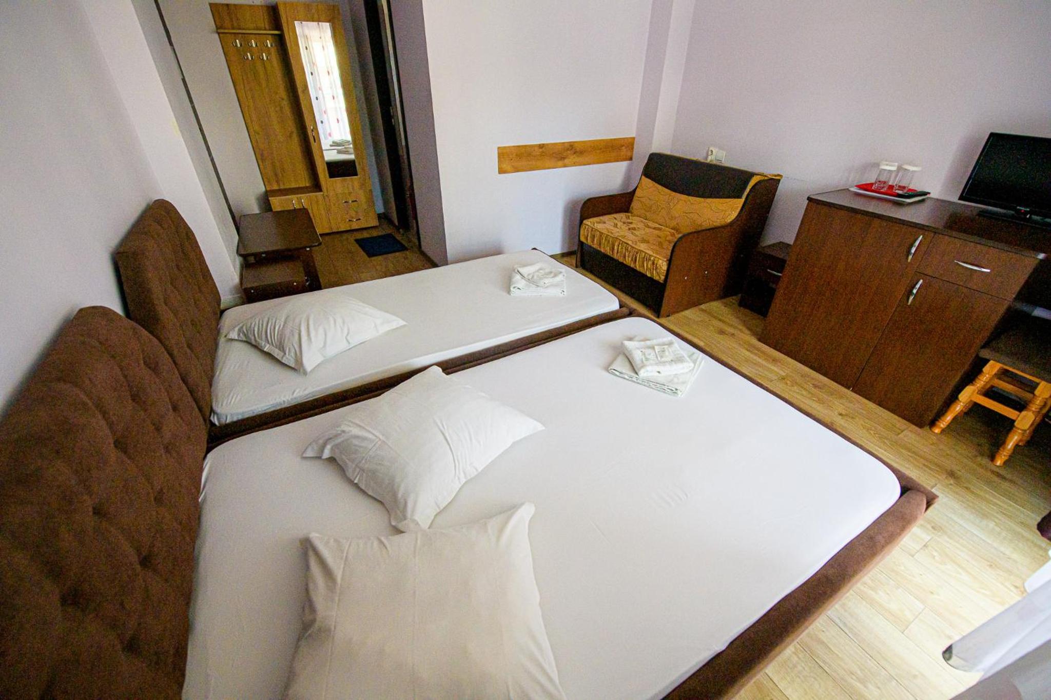 Double or Twin Room - Photo 22