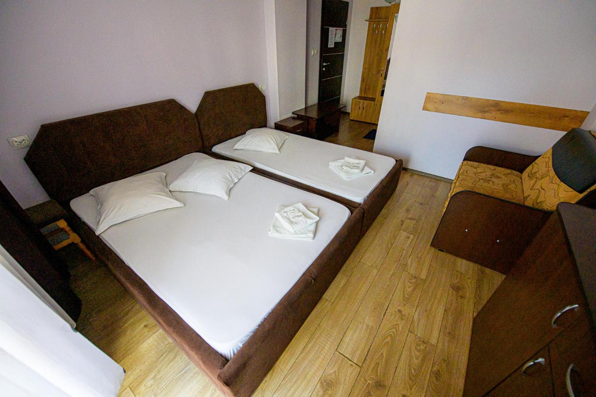 Double or Twin Room - Photo 26