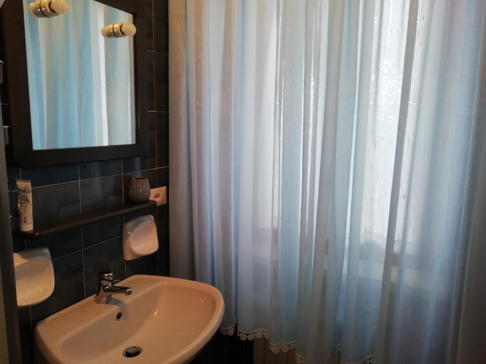 Two-Bedroom Apartment with View photo 3