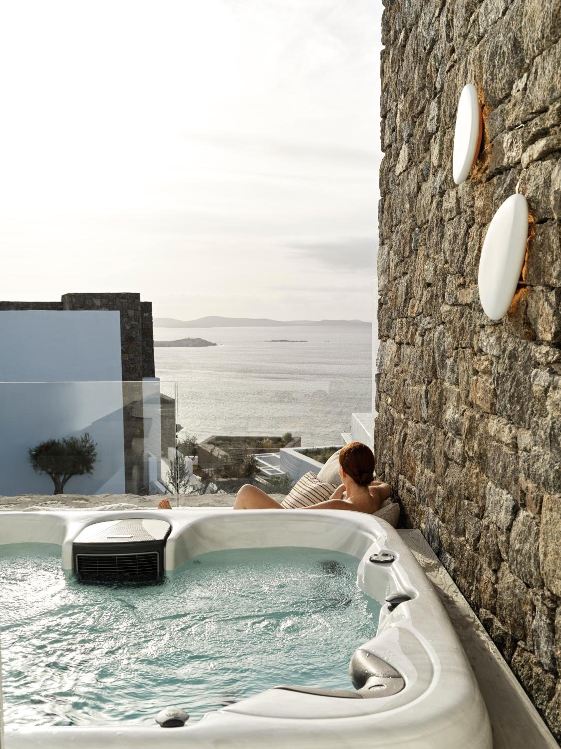 DELTA Room with Outdoor Hot Tub & Sea View - Photo 9