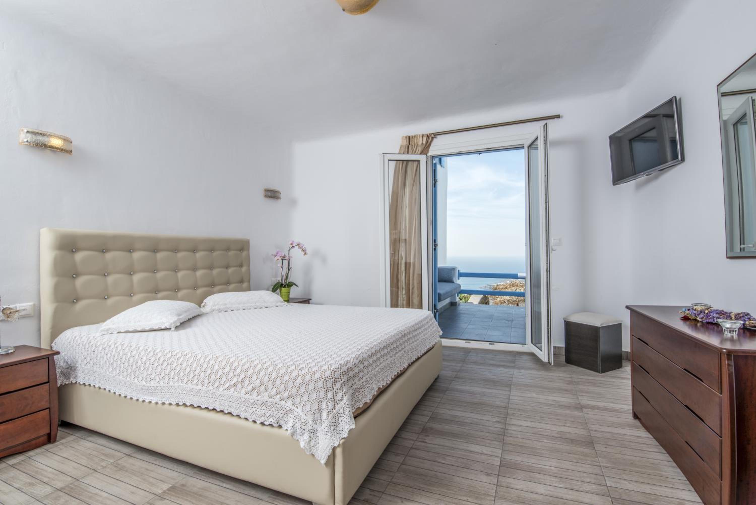 Deluxe Double or Twin Room with Sea View photo 2