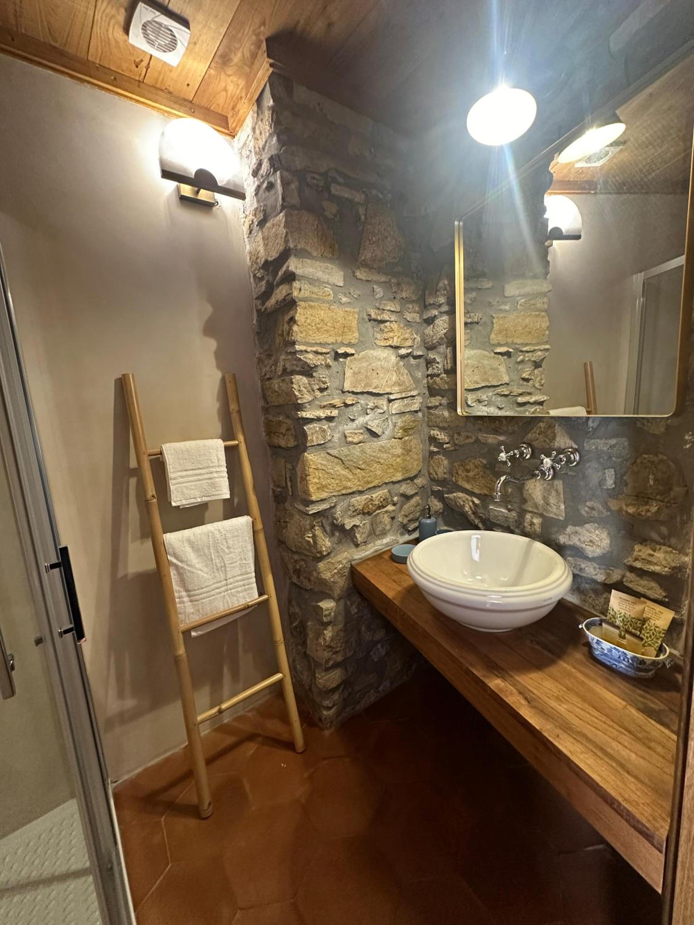 Double Room with Private Bathroom photo 2