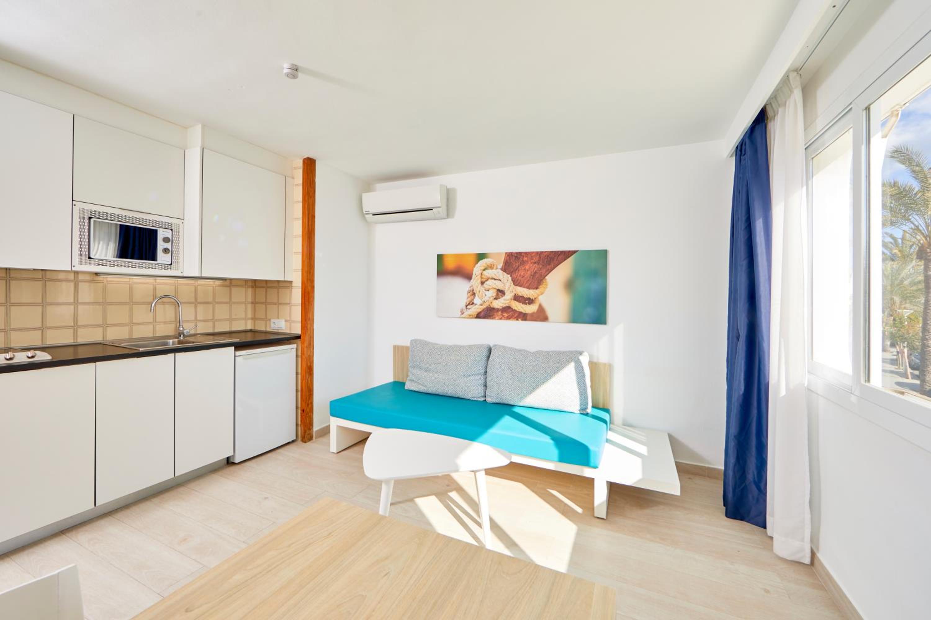 Studio Apartment thumbnail 5