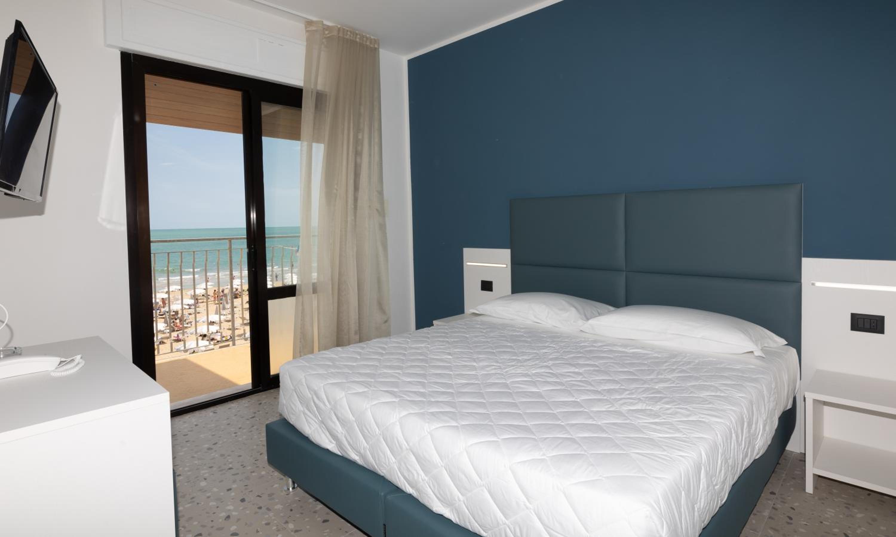 Triple Room with Sea View
