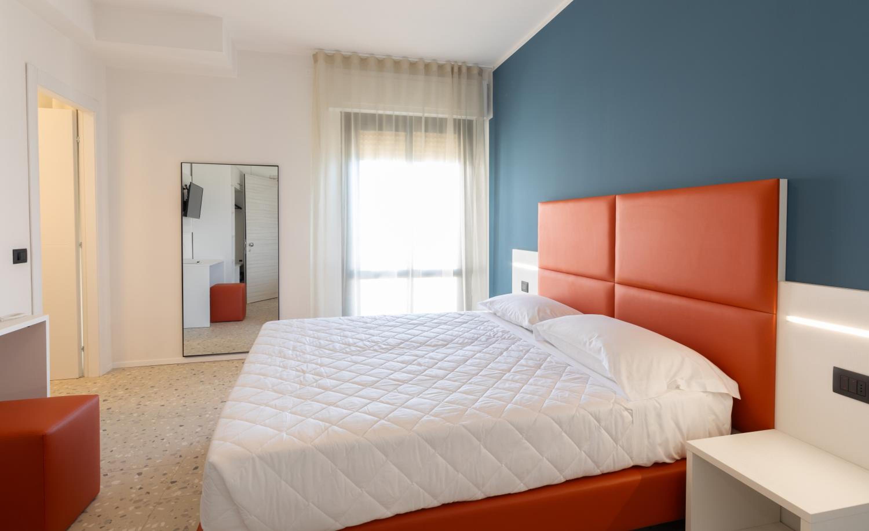 Double or Twin Room with Sea View