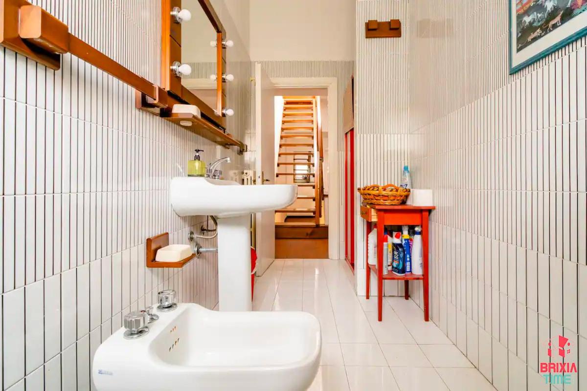Double Room with Shared Bathroom photo 2